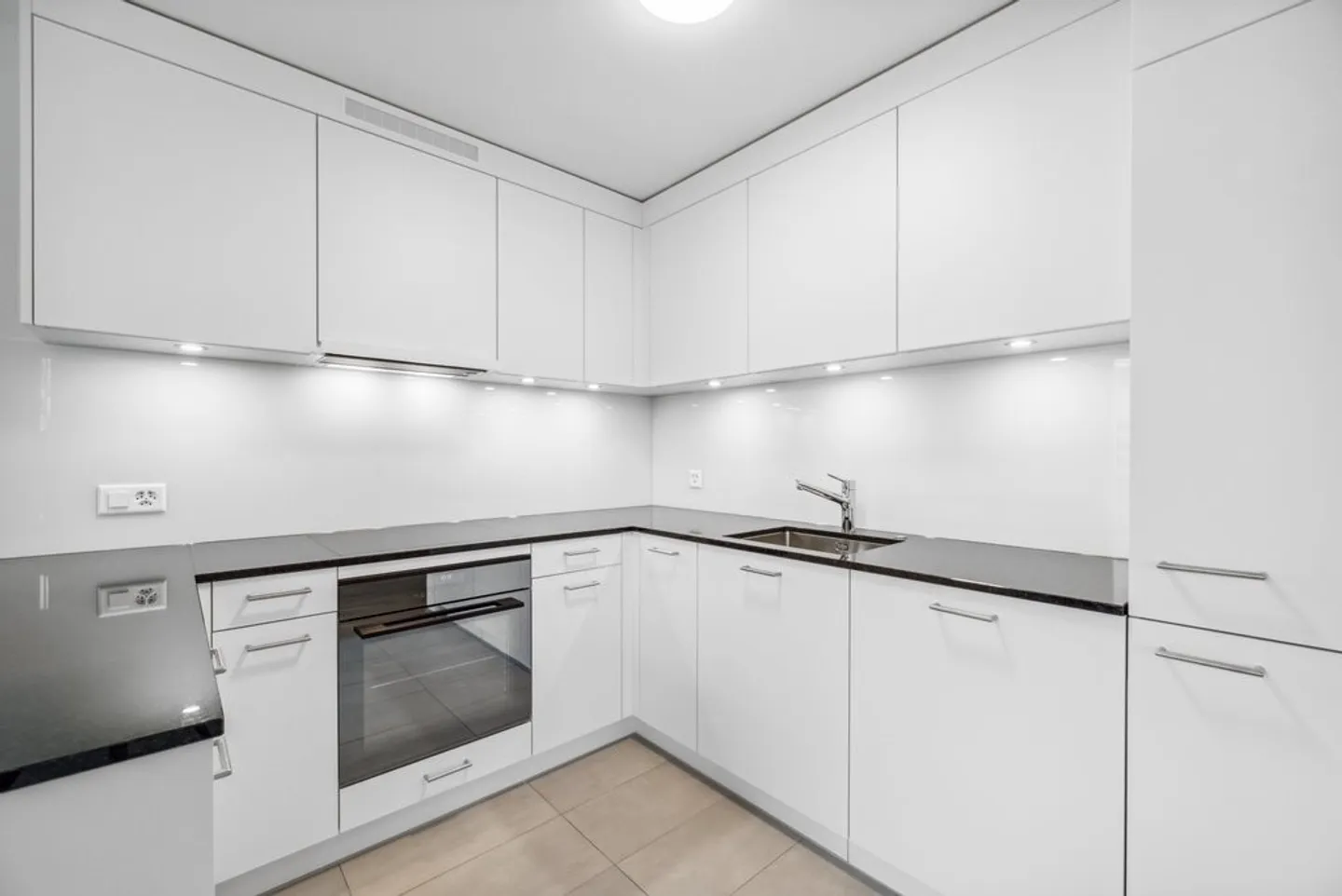 Appartement spacieux de 3.5 pièces - Photo 3 sur 8