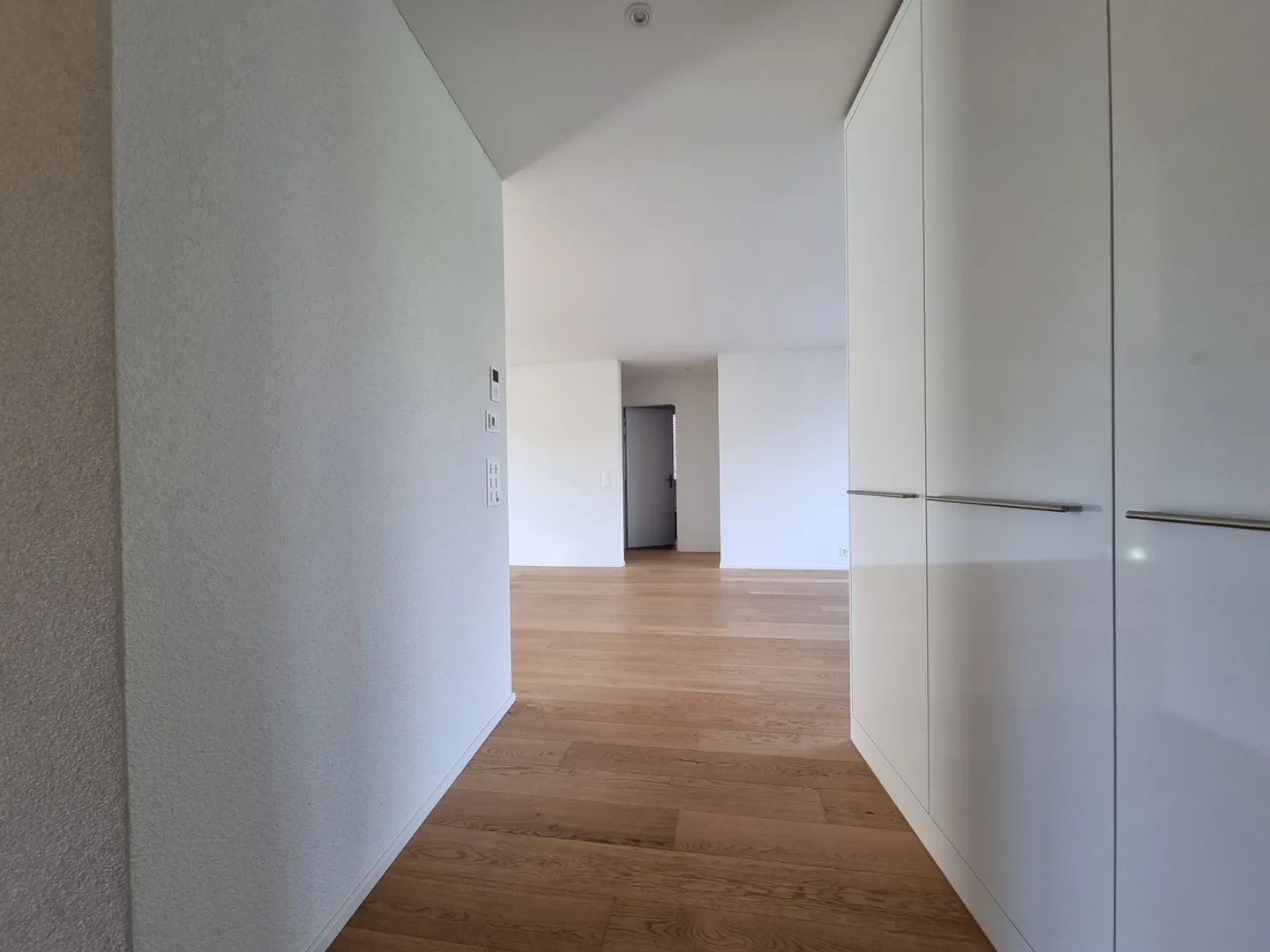 Tax advantage meets quality of living: attractive 4.5-room apartment in Meggen - Photo 10 of 11