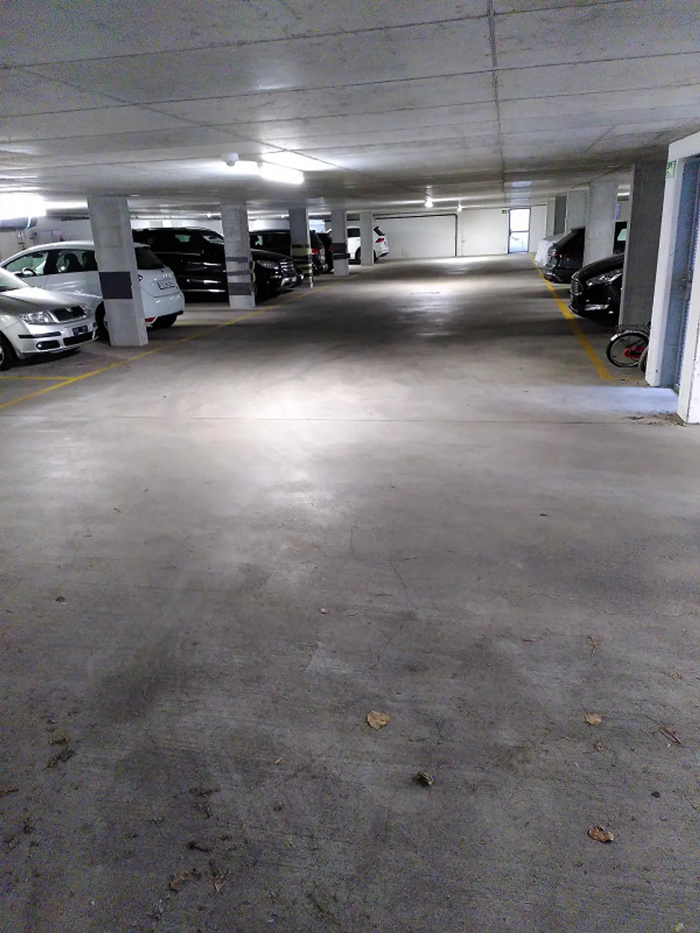 Posti auto in garage sotterraneo disponibili a Kreuzlingen, vicino alla stazione ferroviaria Weiherstrasse - Foto 3 di 5