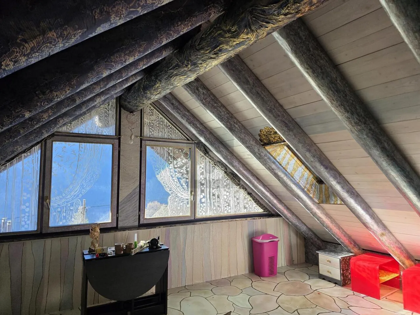 SPACIOUS AND SUNNY WITH A VIEW - Photo 4 of 5