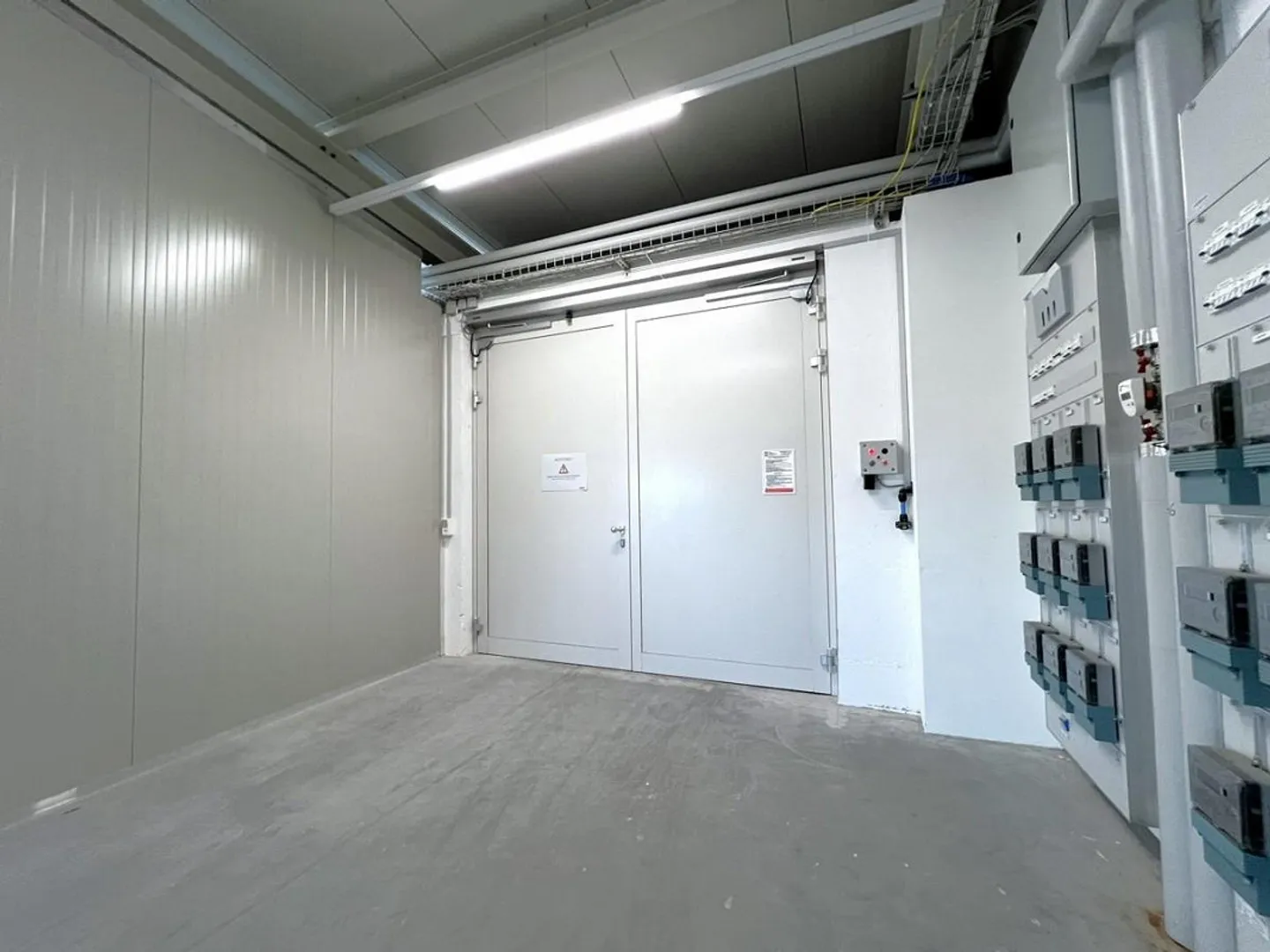 Attractive commercial space for various usage options with... - Photo 6 of 11