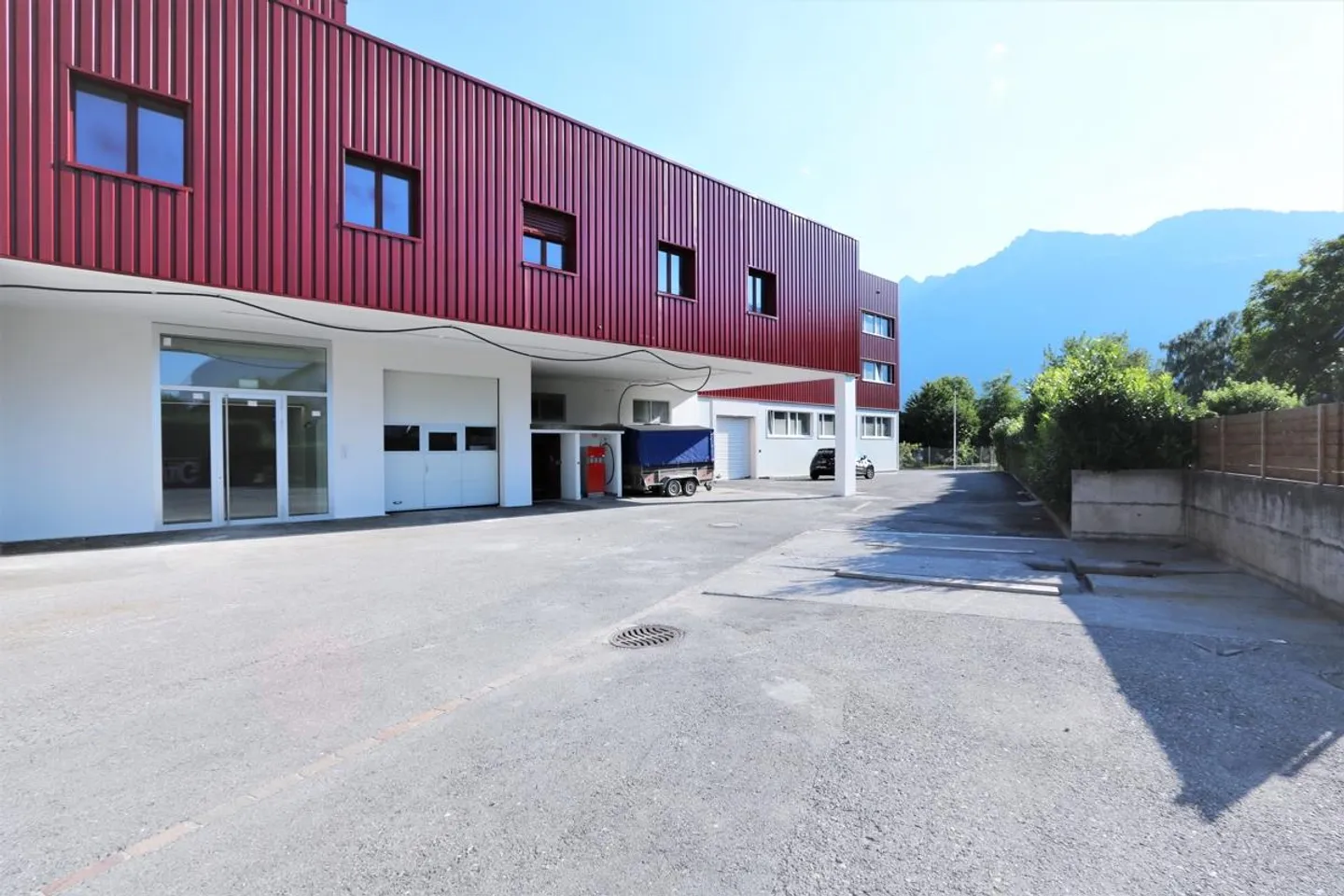 Attractive commercial space for various usage options with... - Photo 8 of 11