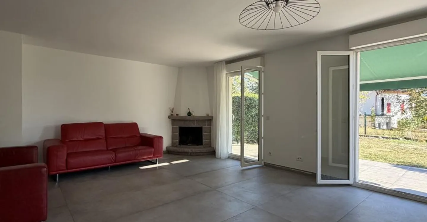Familienhaus mit schönem Garten und freiem Blick - Foto 3 von 12