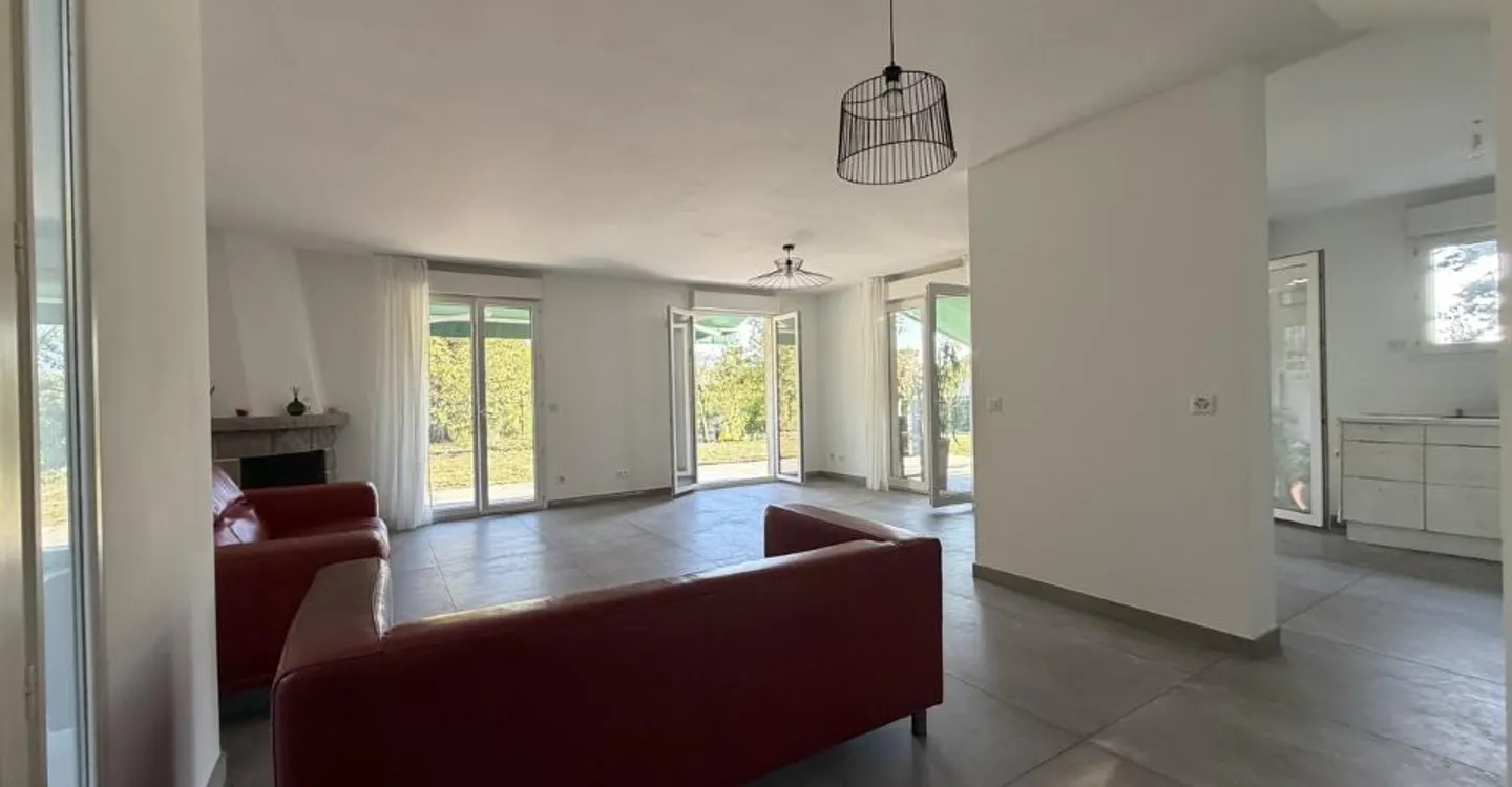 Familienhaus mit schönem Garten und freiem Blick - Foto 4 von 12