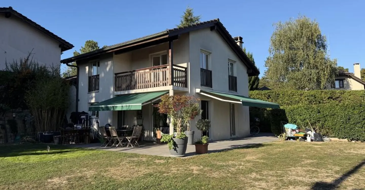 Familienhaus mit schönem Garten und freiem Blick - Foto 11 von 12