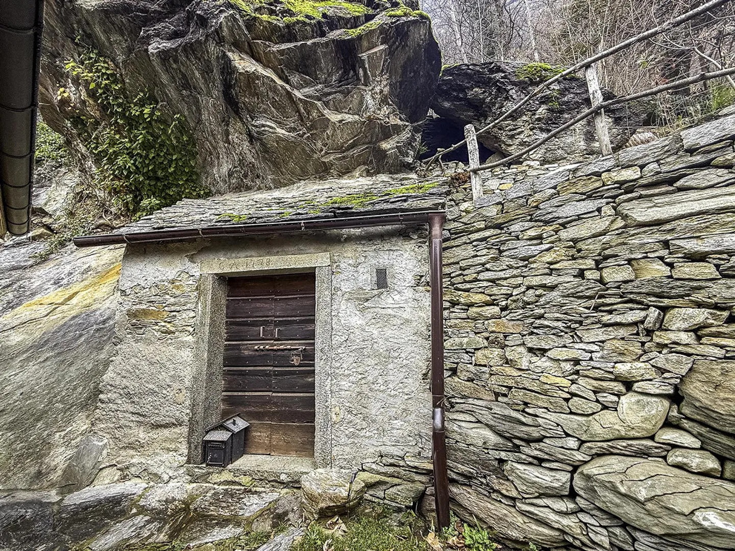 Ticino, Blenio Valley - Typical Ticinese House - Photo 14 of 19