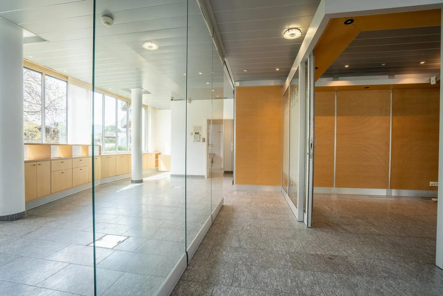 Zentrale Geschäftsfläche in Sachseln - Foto 2 von 8