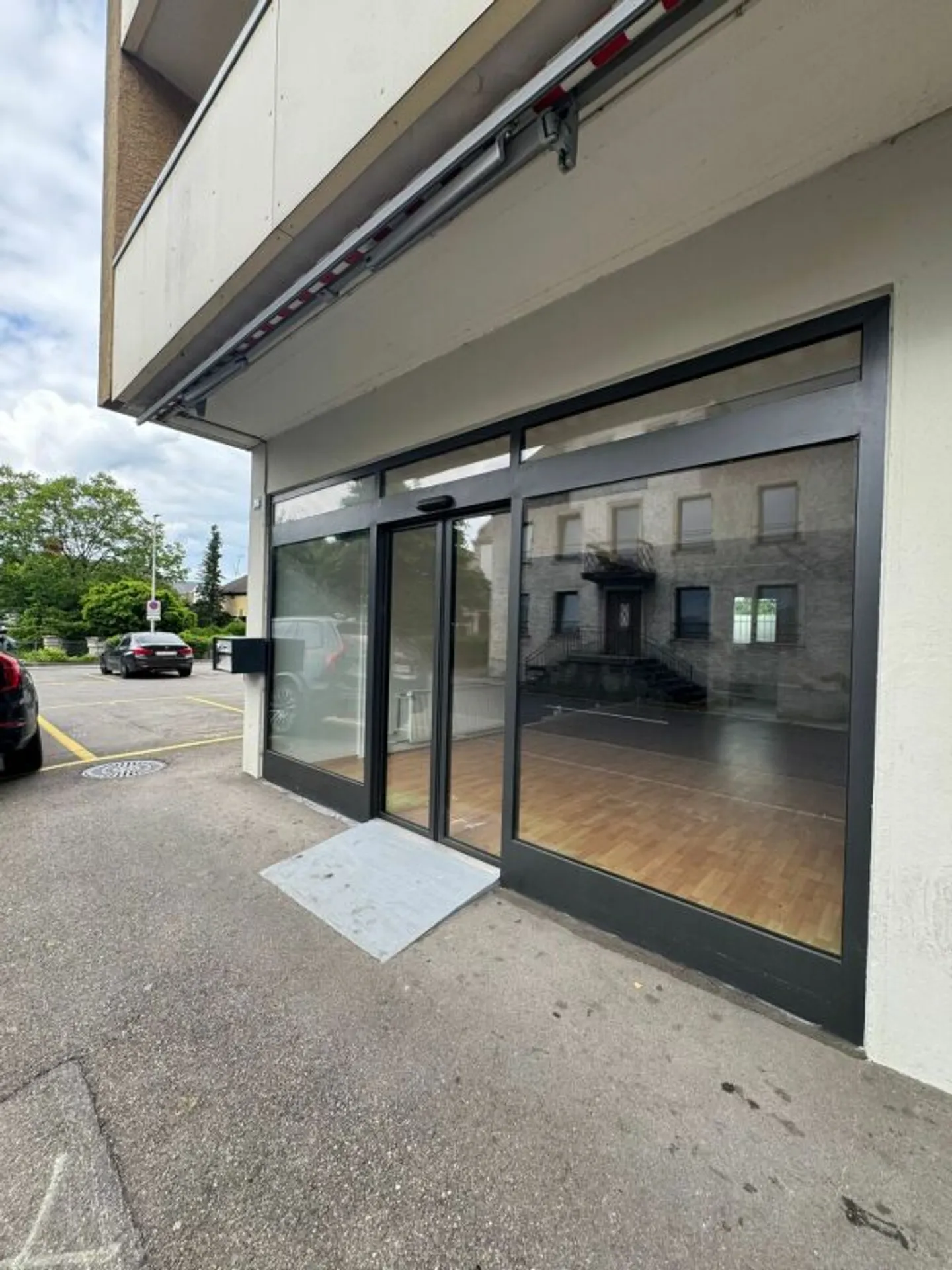 Espace de vente à louer - Photo 2 sur 9