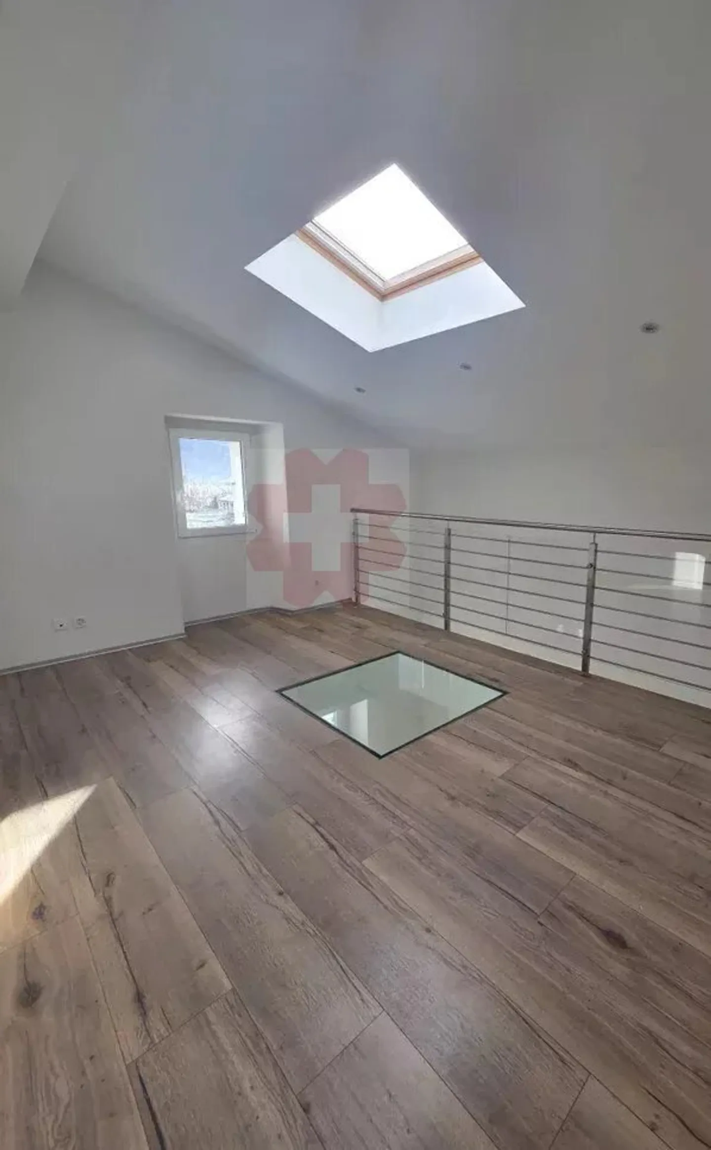 Stunning Duplex Penthouse in Leytron - Photo 4 of 10