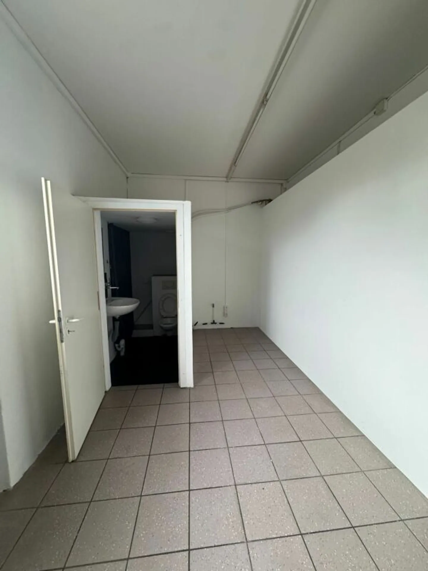 Espace de vente à louer - Photo 6 sur 9