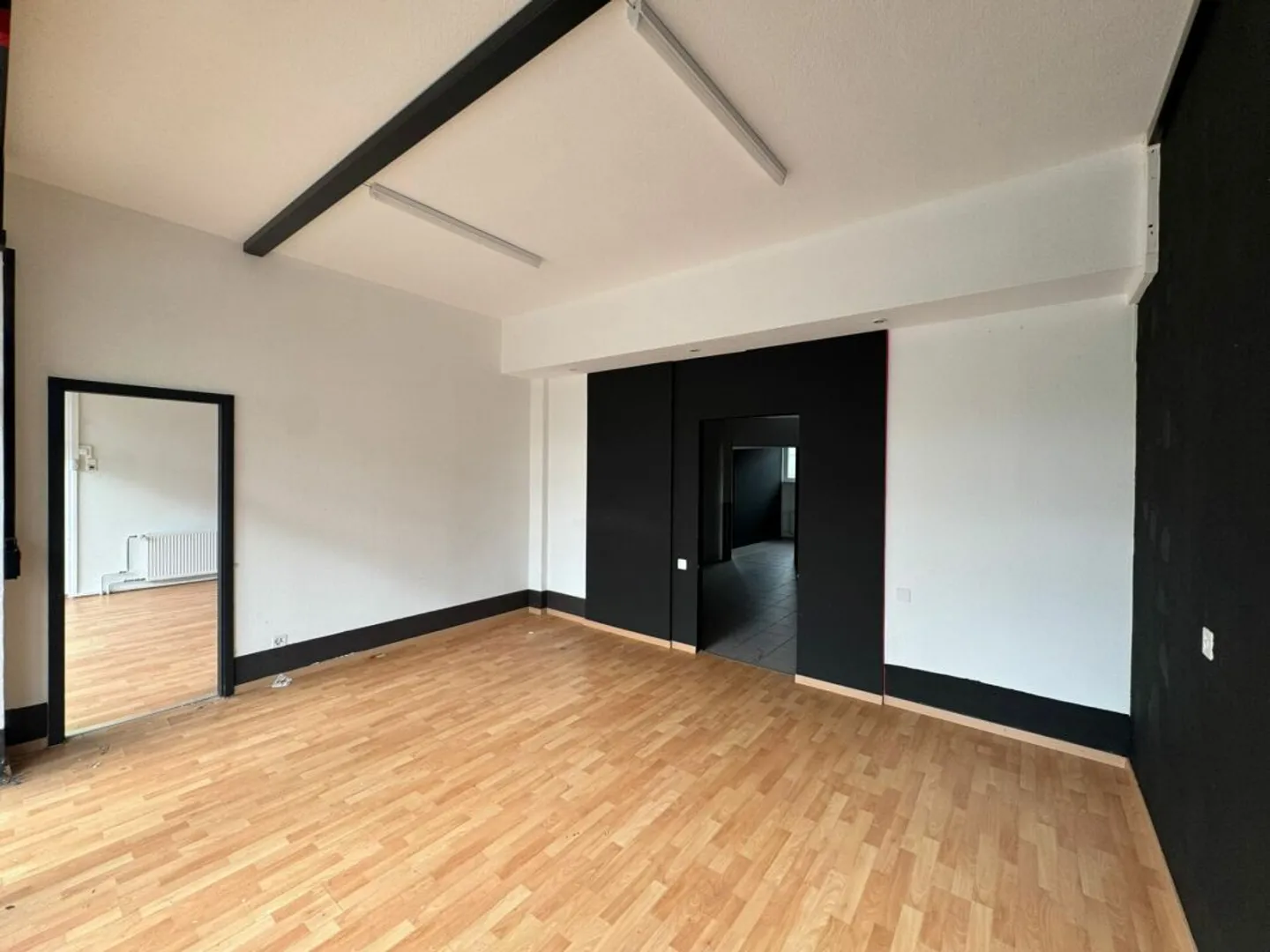 Espace de vente à louer - Photo 8 sur 9