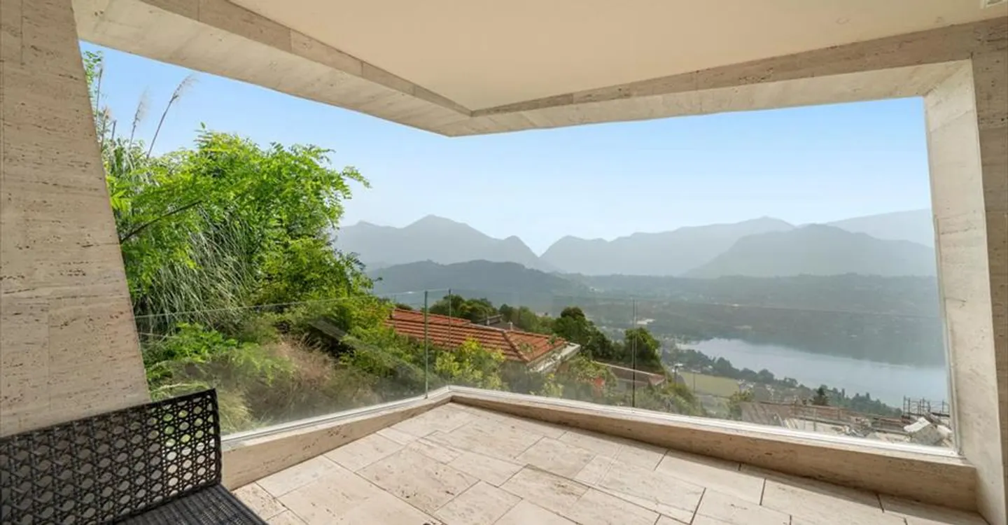 Duplex esclusivo con vista lago - Foto 1 di 13