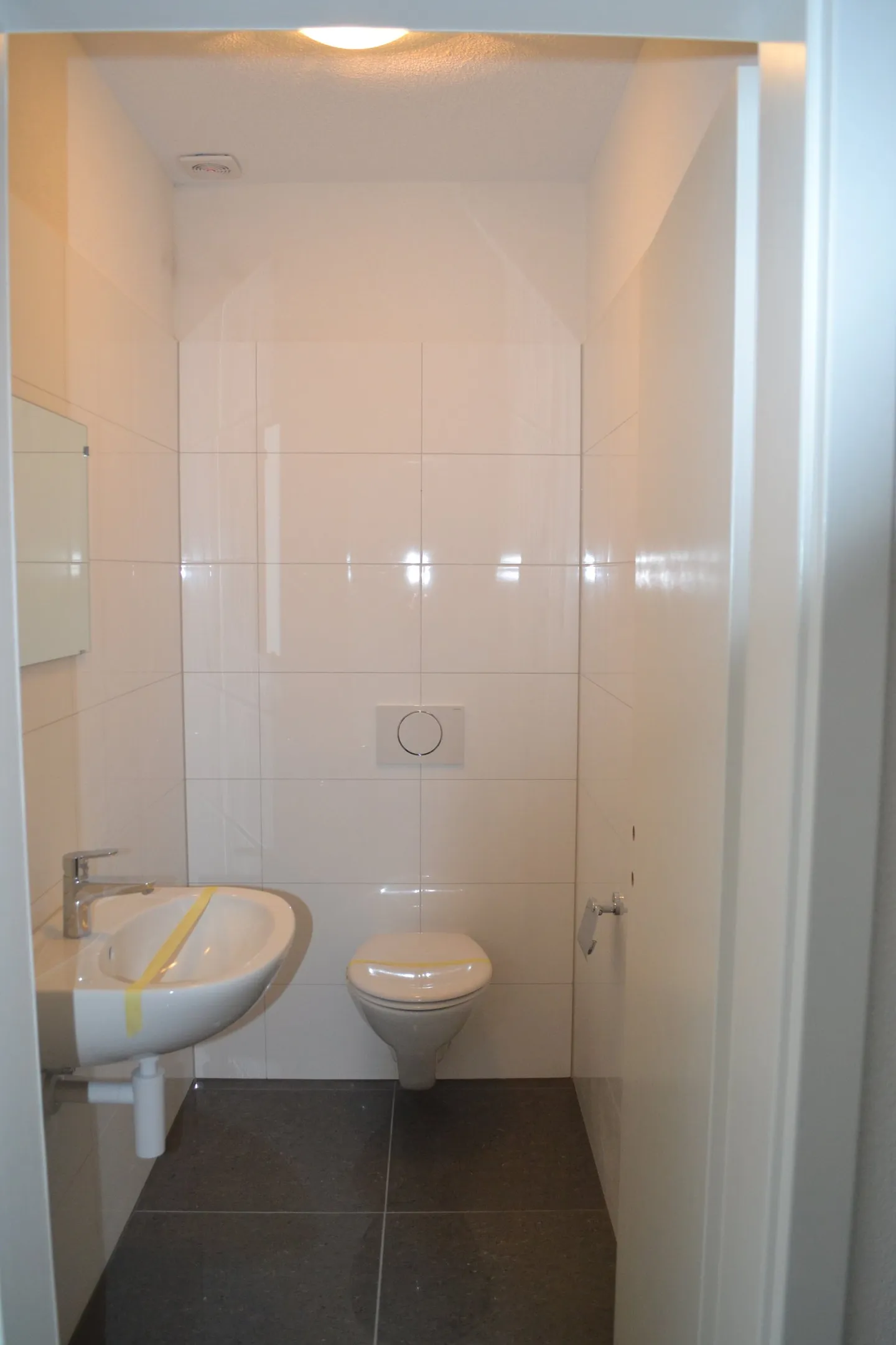 Spazio pratico moderno in posizione centrale a Frutigen in affitto - Foto 8 di 10