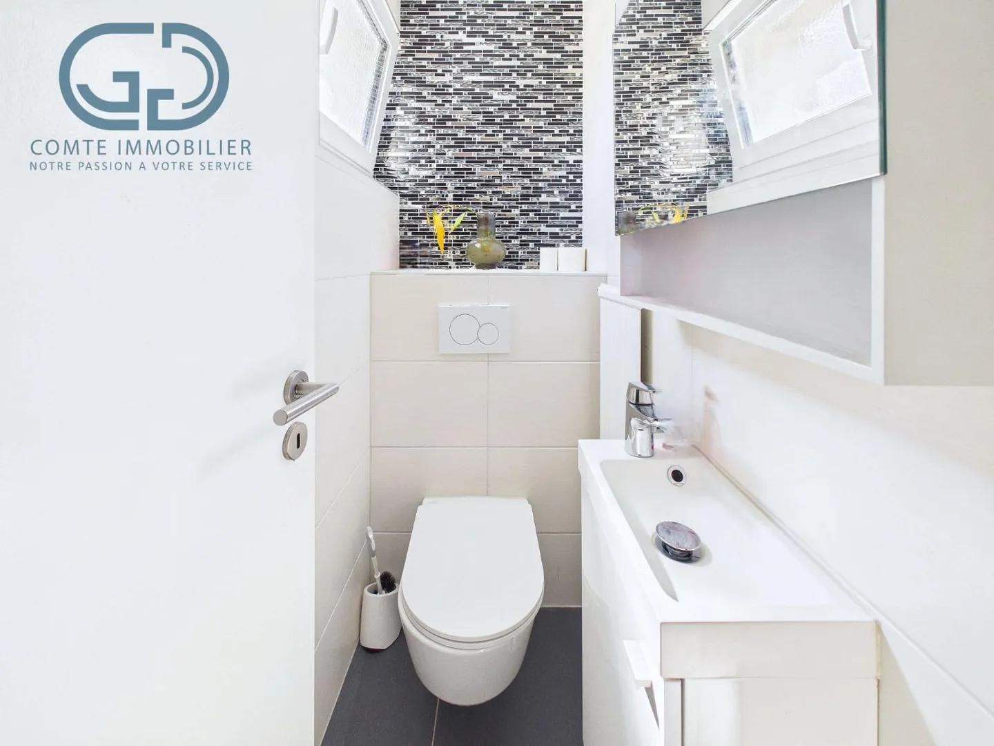 Casa unifamiliare su un lato vicino alla scuola - Foto 6 di 13