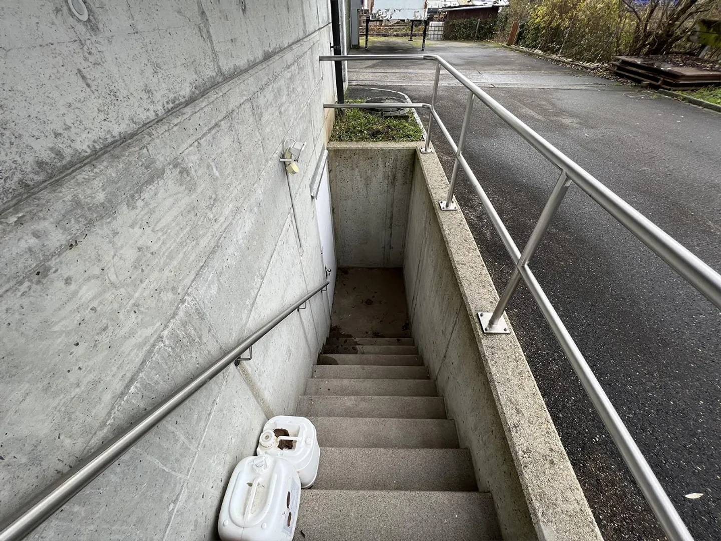 Storage space for rent in Niederhasli - Photo 2 of 11