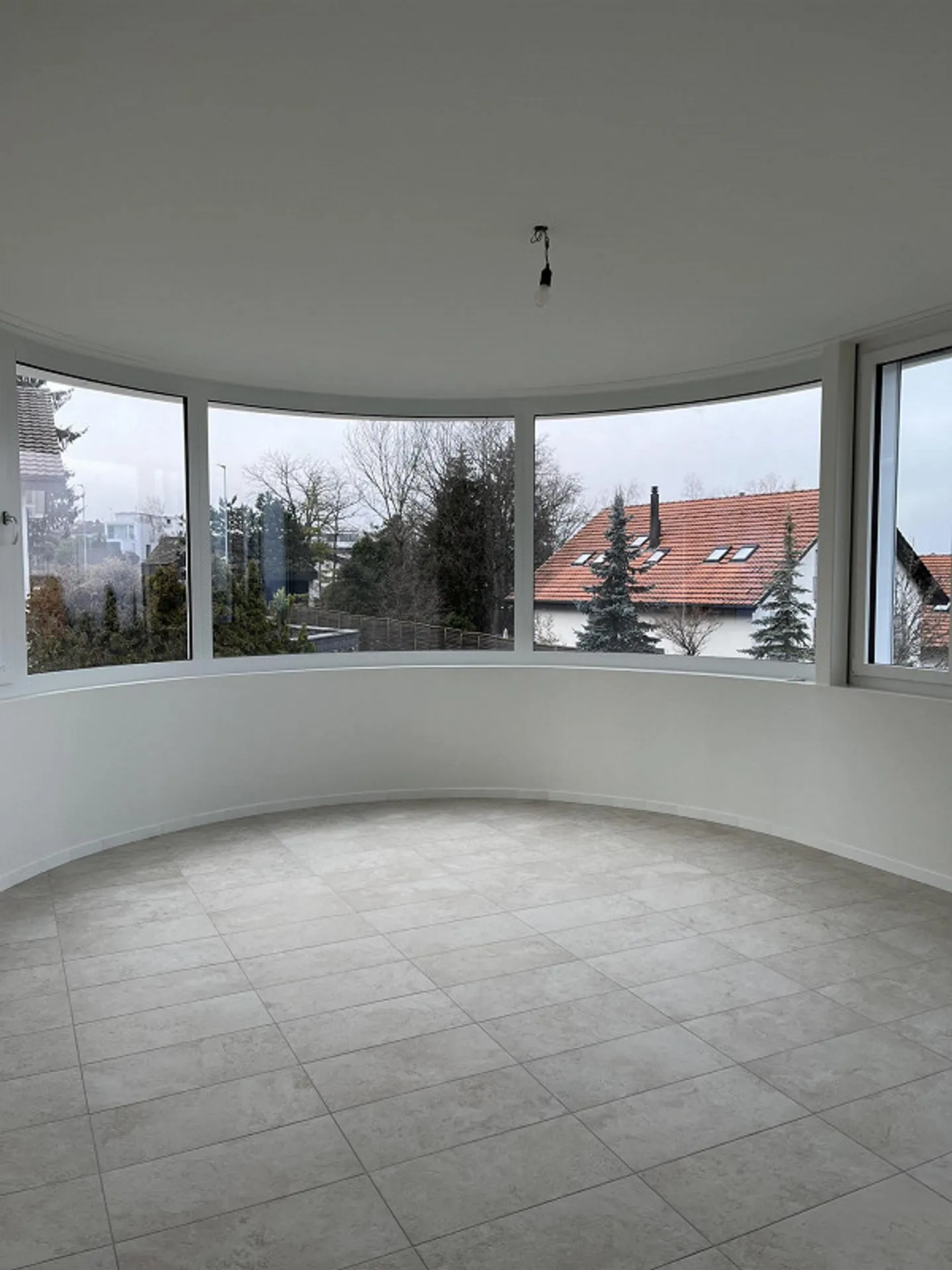High-quality apartment with modern construction standards - Photo 2 of 8