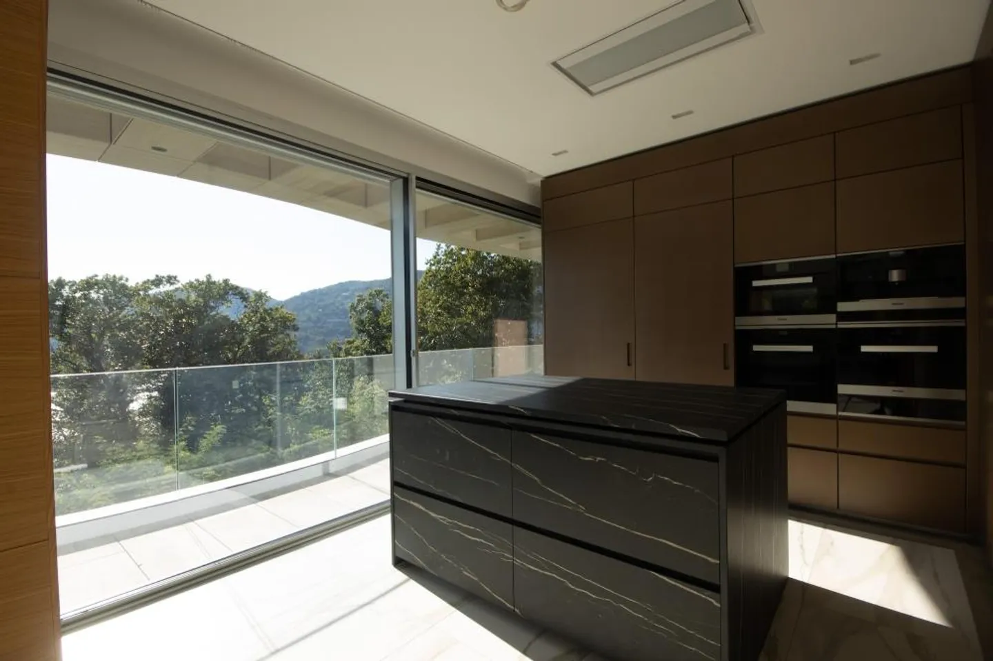 Luxury villa with 10.5 rooms and breathtaking lake view - Photo 5 of 5