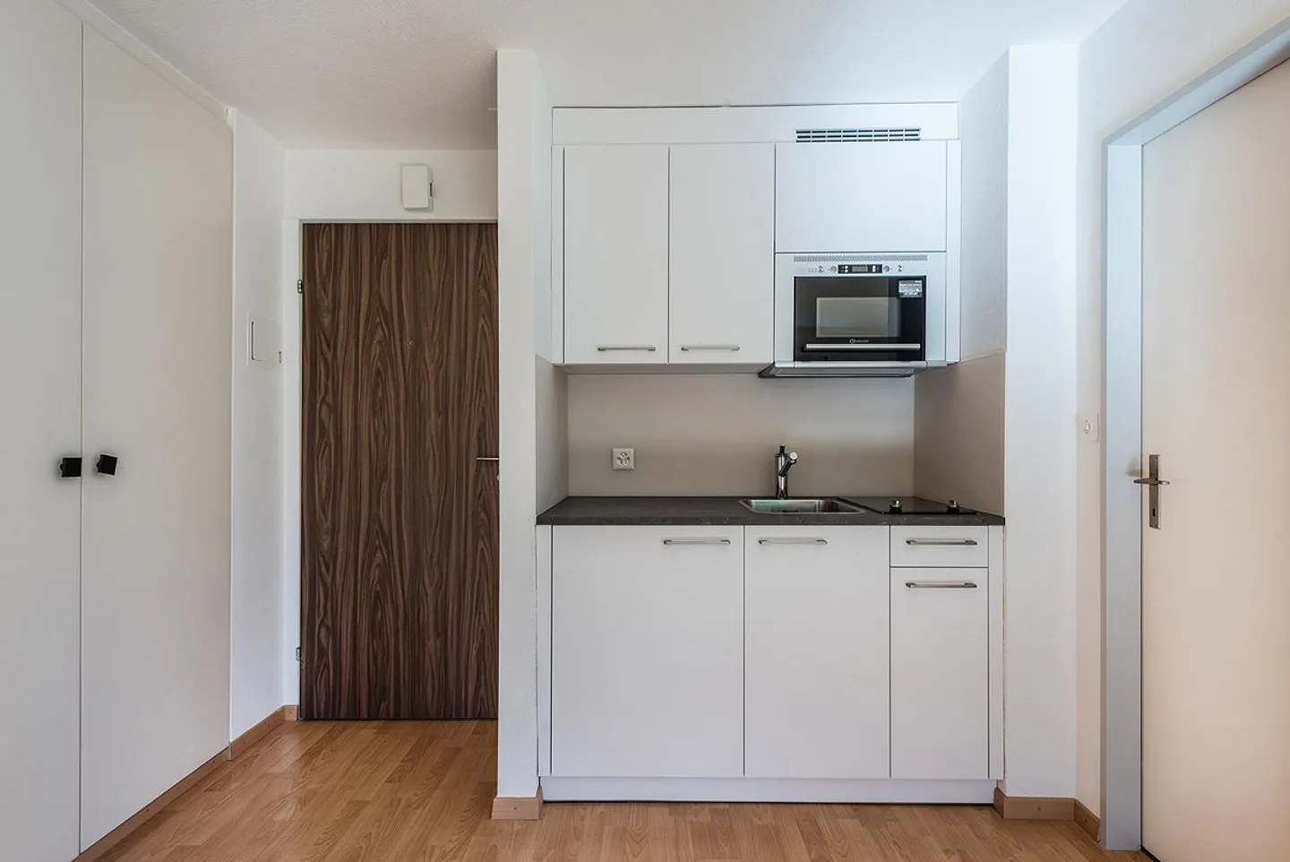 1,5 camere - ristrutturato - nuova cucina - vicino al lago - Foto 3 di 5