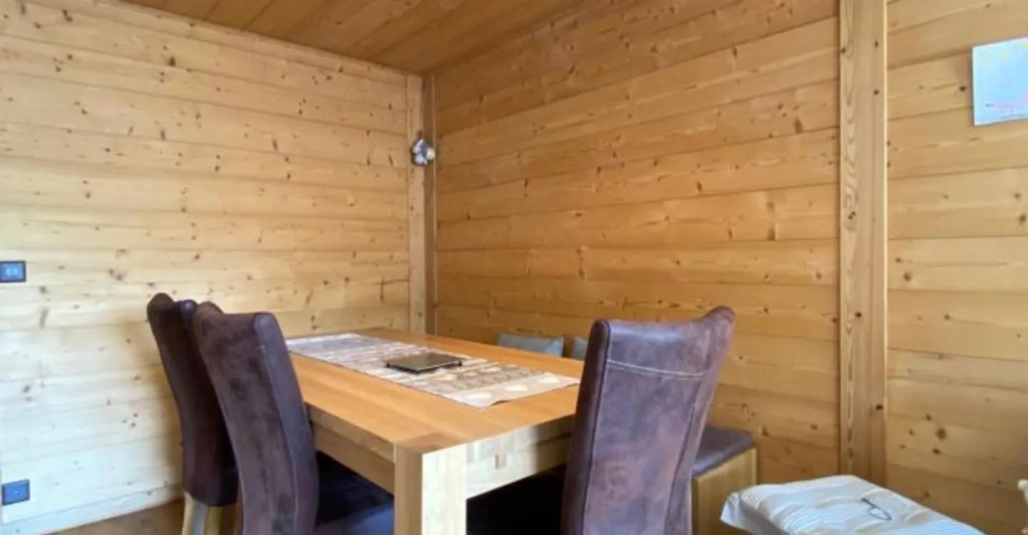 Charming Apartment in Crans-Montana - Photo 3 of 13