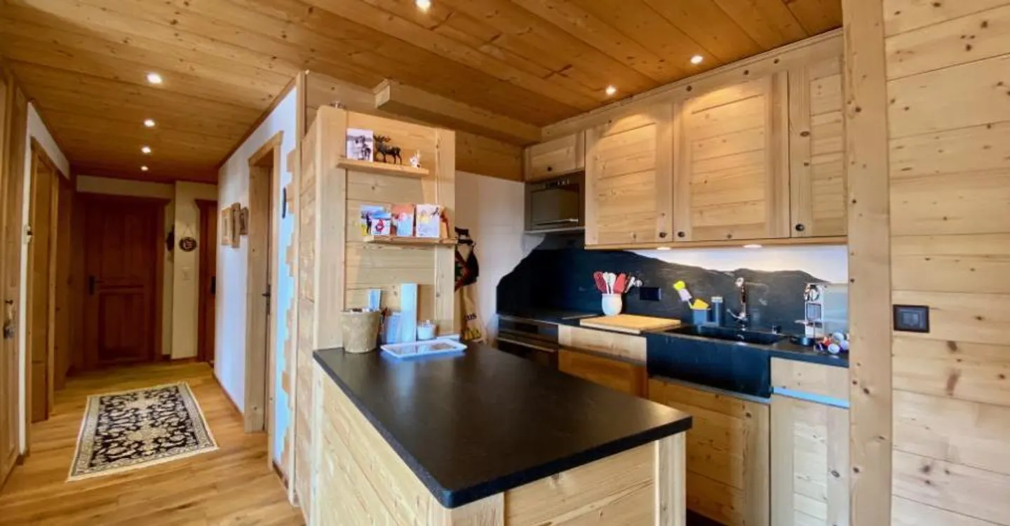 Charming Apartment in Crans-Montana - Photo 4 of 13