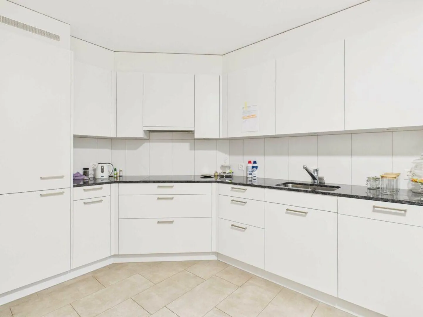 3.5-Zimmerwohnung im Erdgeschoss mit gemütlichem Sitzplatz - Foto 3 von 11