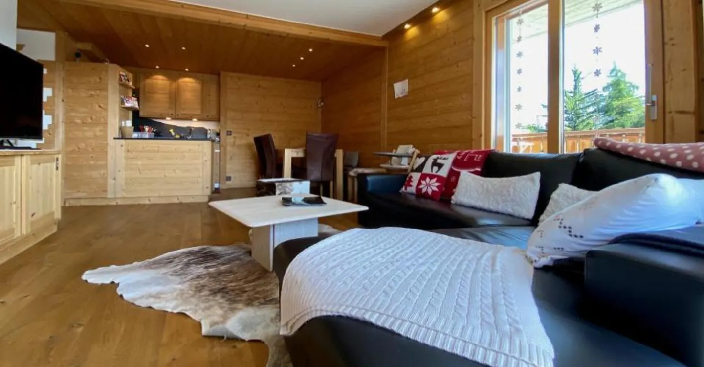 Charming Apartment in Crans-Montana - Photo 2 of 13