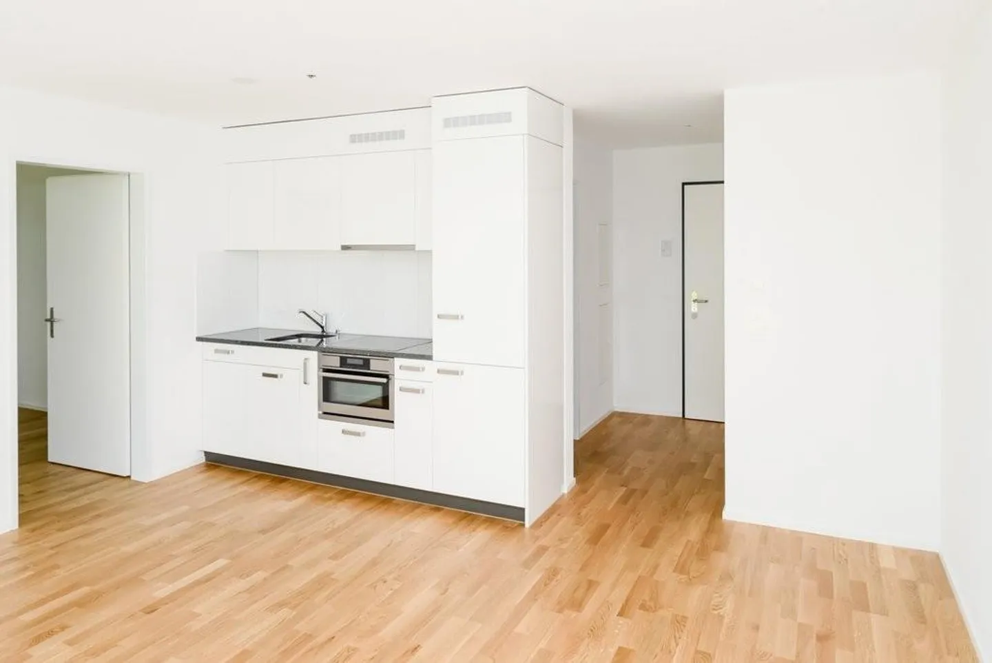 Modern & Bright Apartment with Garden Seating Area - Photo 5 of 7