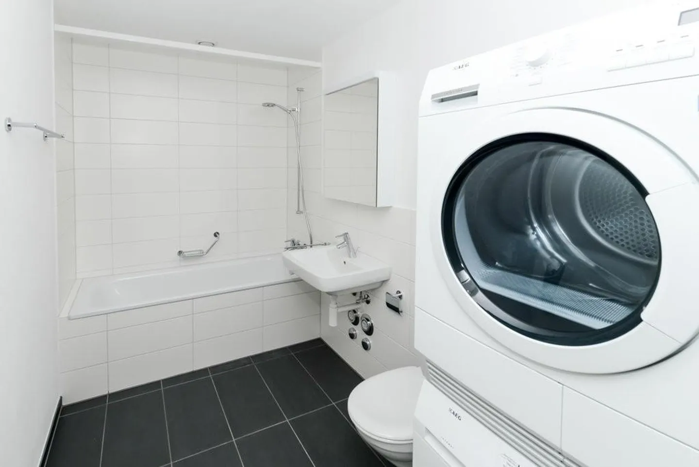 Modern & Bright Apartment with Garden Seating Area - Photo 7 of 7