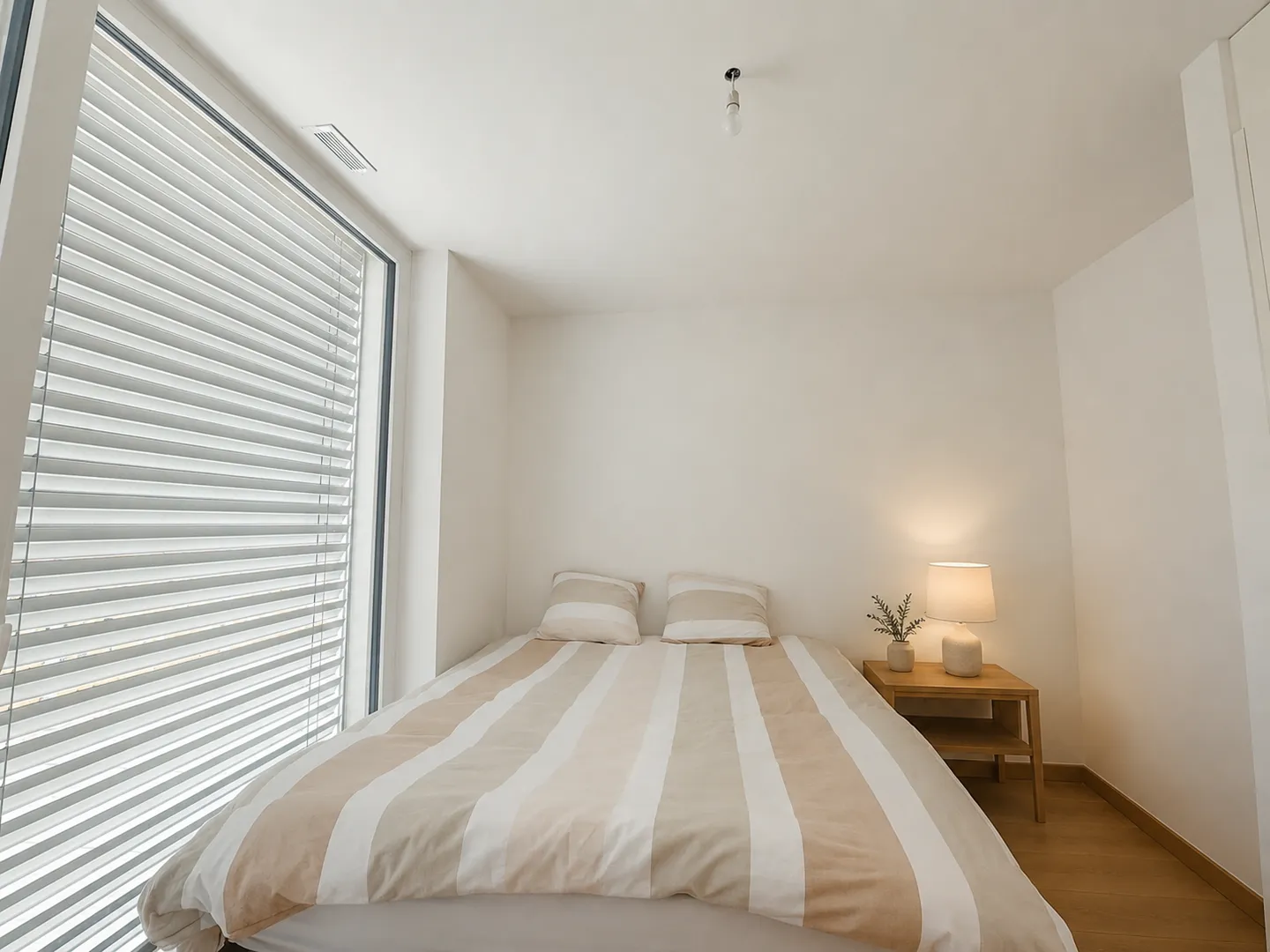 Furnished 4.5 Room Apartment - Photo 4 of 5