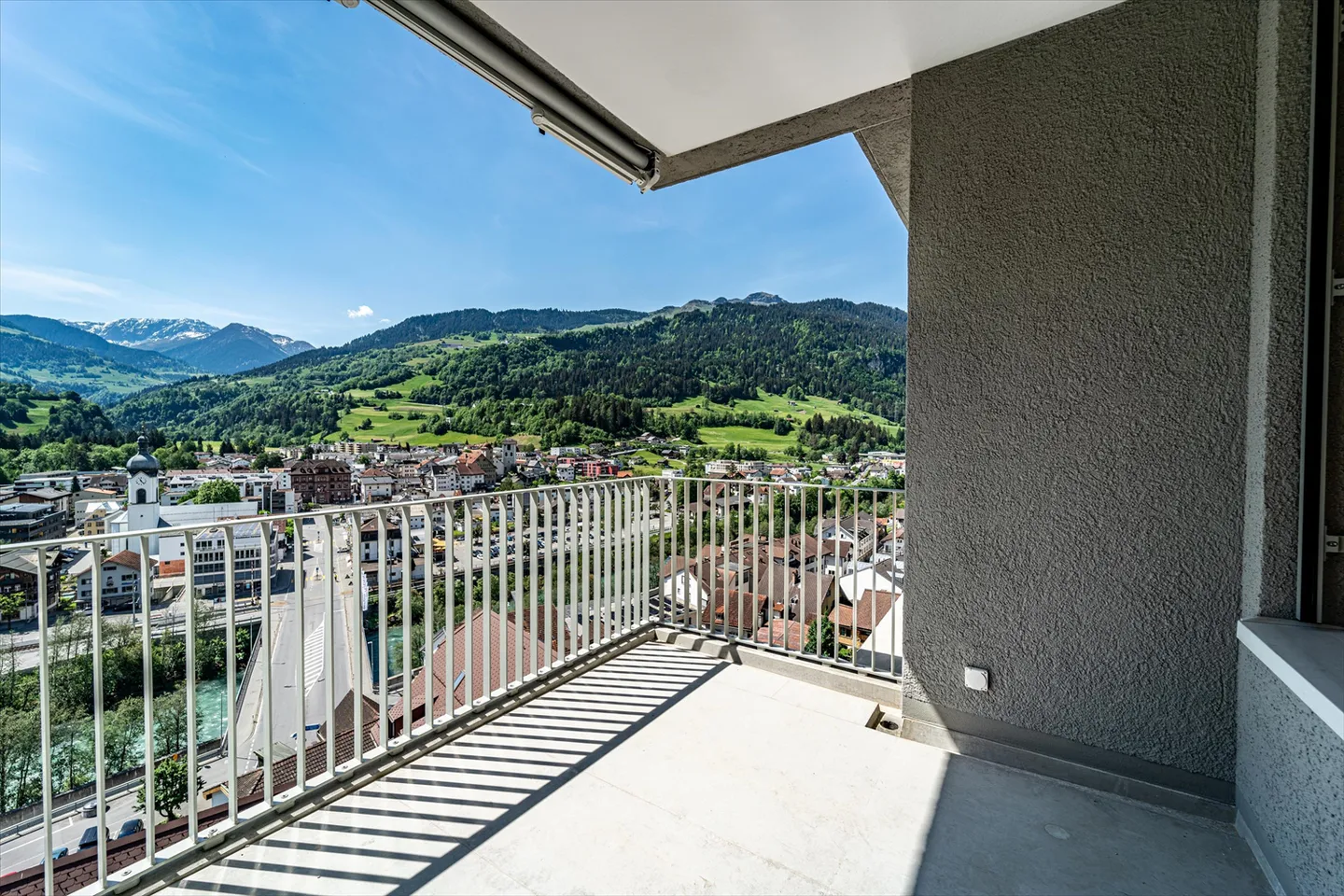Living in a beautiful central location - Photo 6 of 7