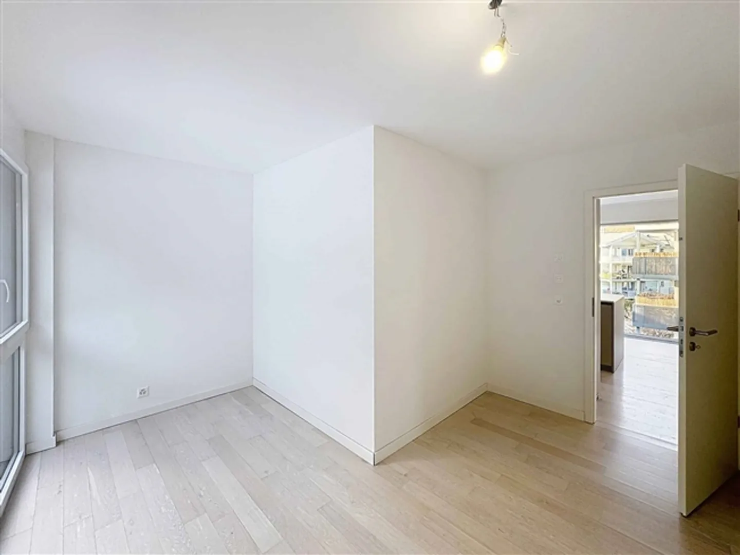 Helle 4-Zimmer-Wohnung mit Bergblick - Foto 8 von 13