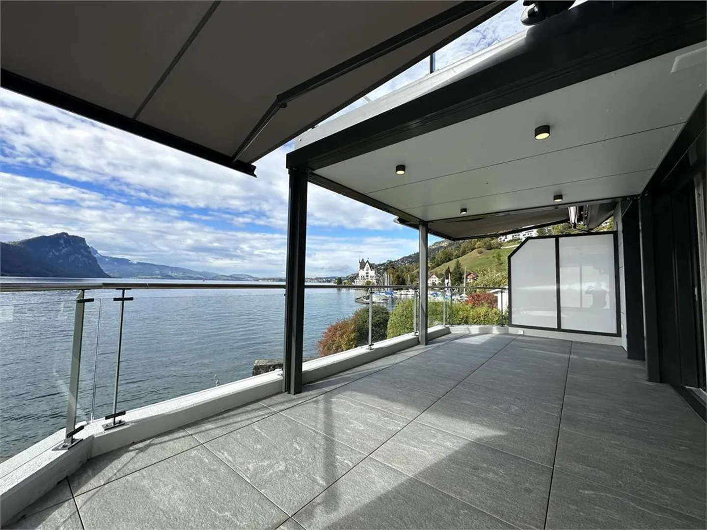 Unparalleled Attic Maisonette Apartment Directly on Lake Lucerne - Photo 4 of 27