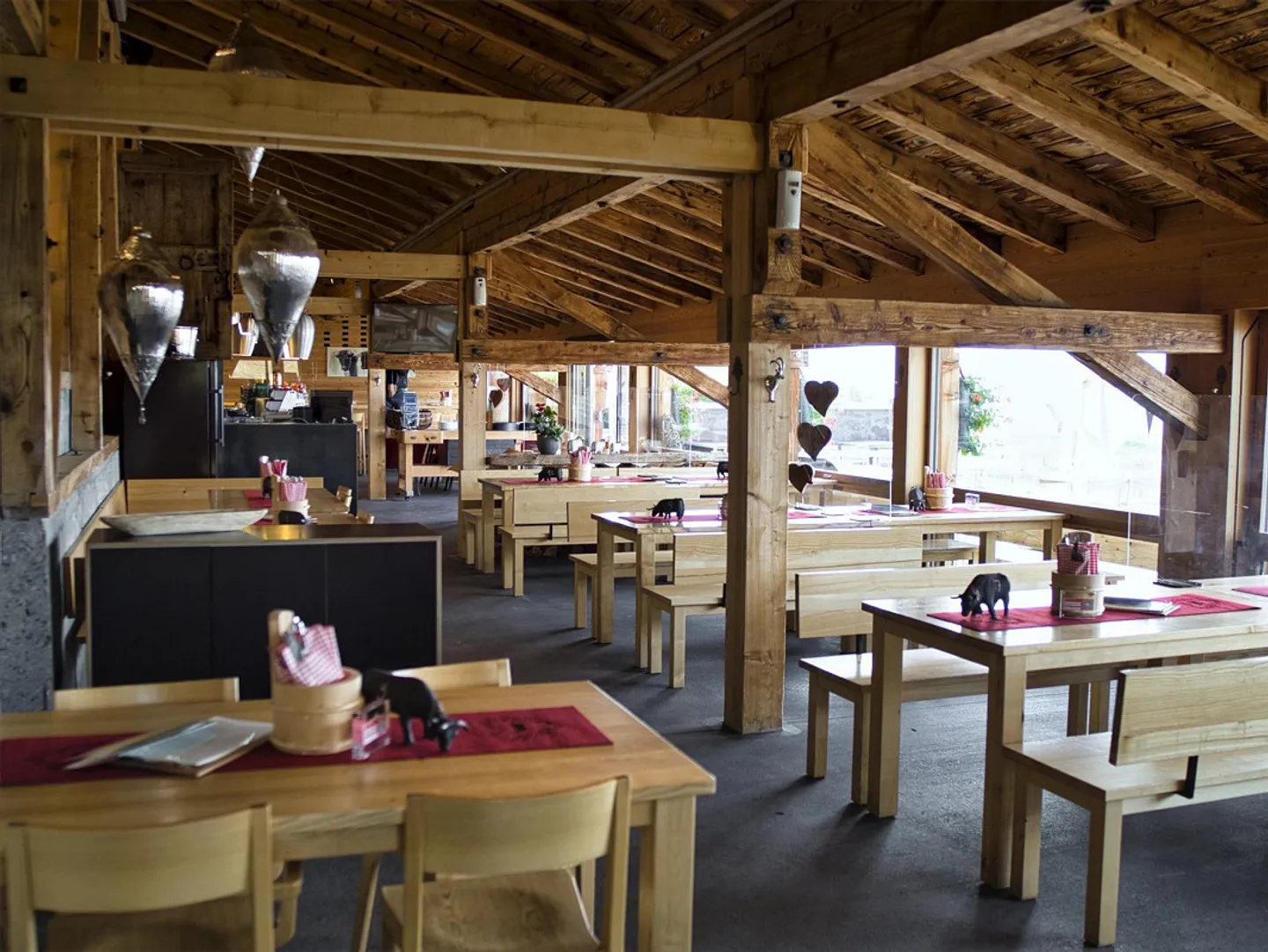 Where Alpine Panorama and Hospitality Come Together - Photo 5 of 8