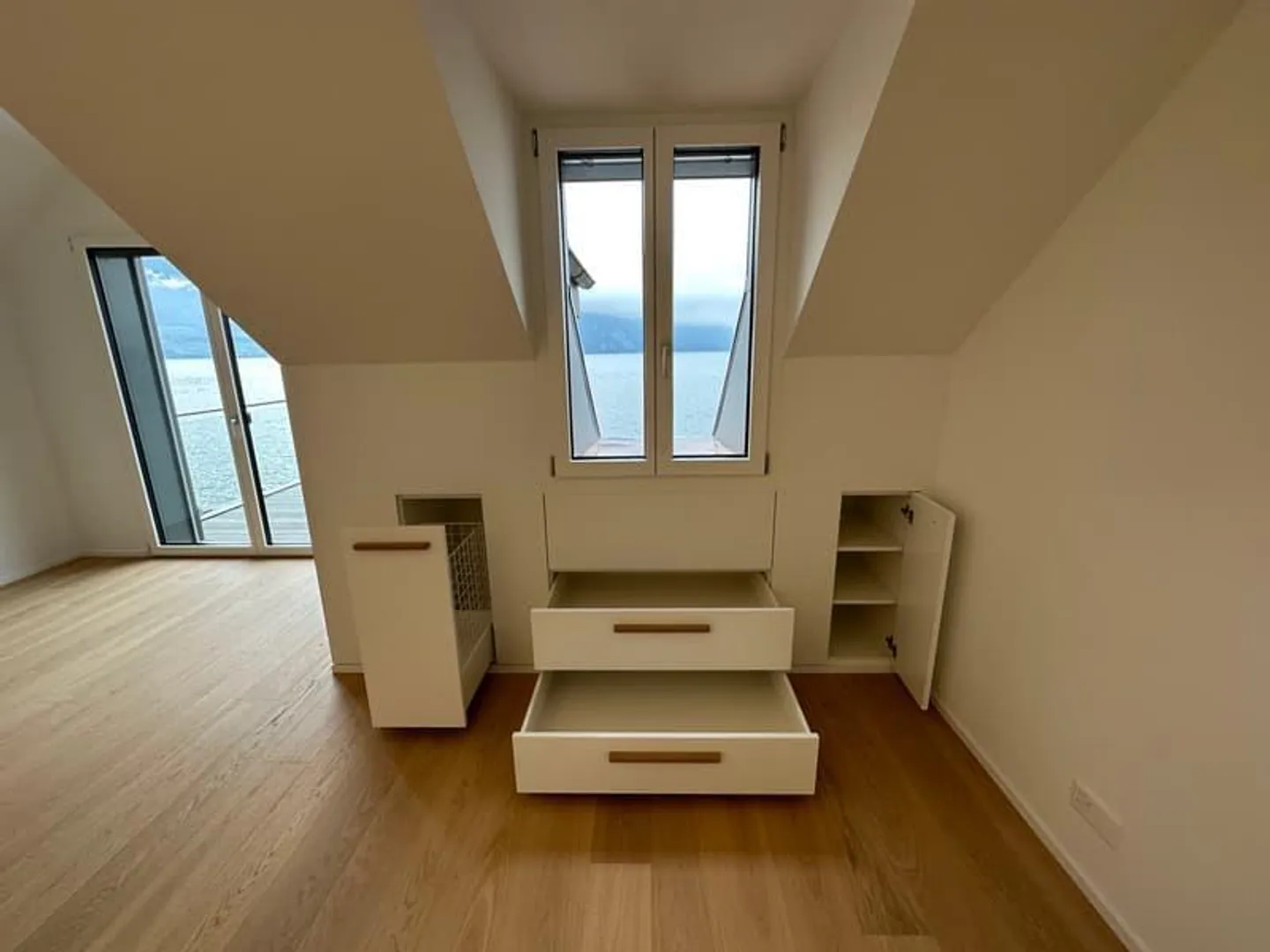 Unparalleled Attic Maisonette Apartment Directly on Lake Lucerne - Photo 18 of 27