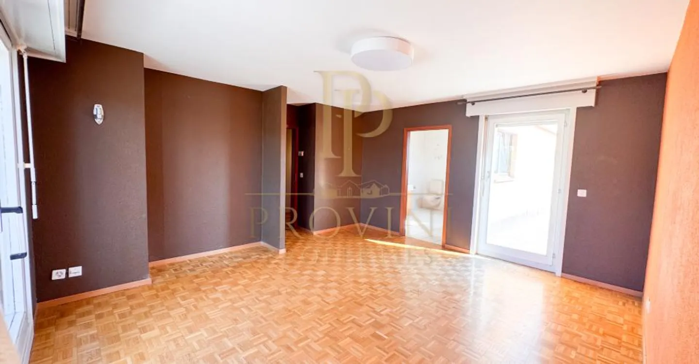 Appartement Attique Spacieux avec Terrasse - Photo 11 sur 14