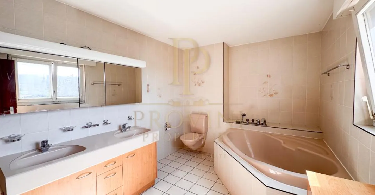 Appartement Attique Spacieux avec Terrasse - Photo 12 sur 14