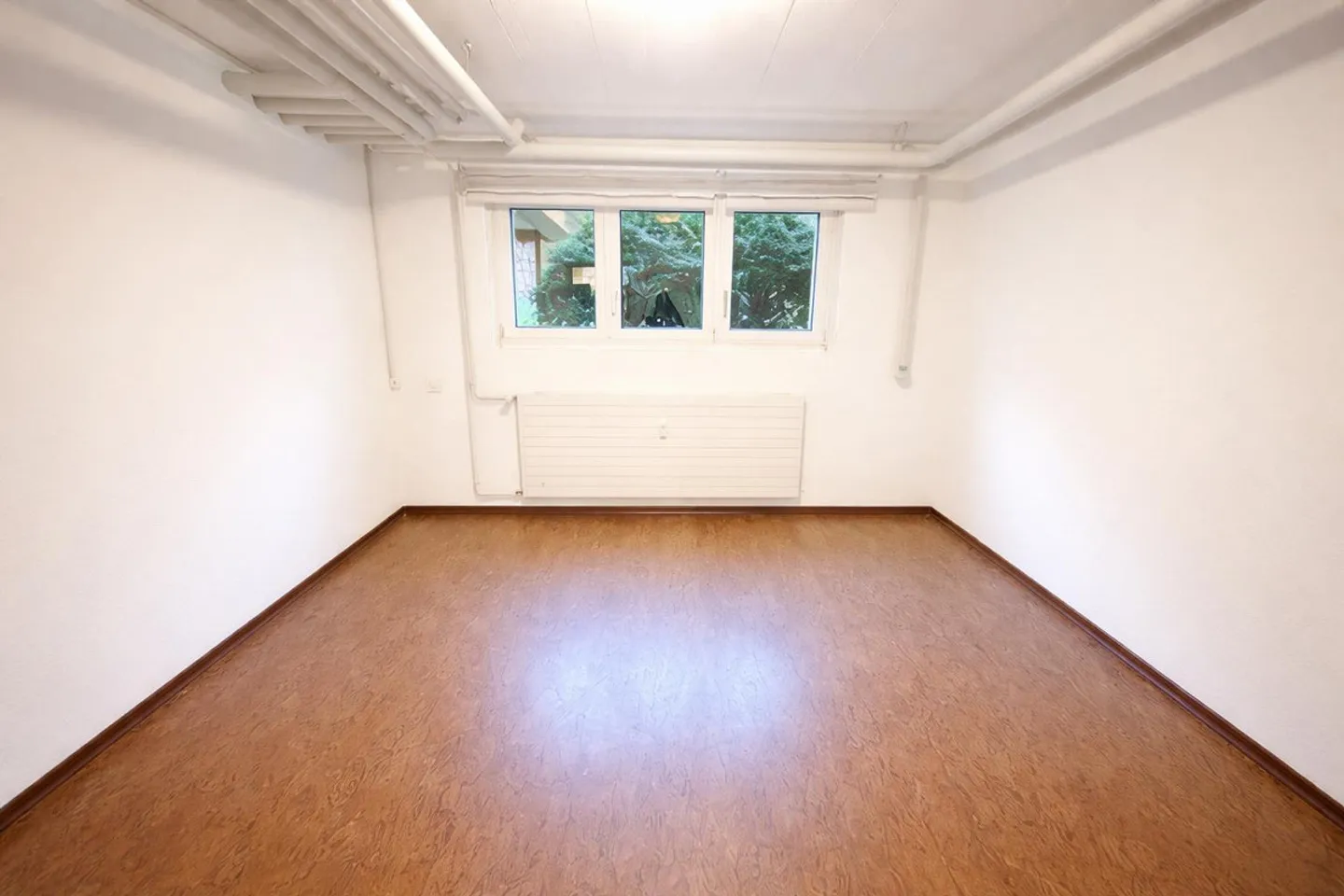 Your own space for ideas, projects and hobbies - bright, heated and... - Photo 2 of 2