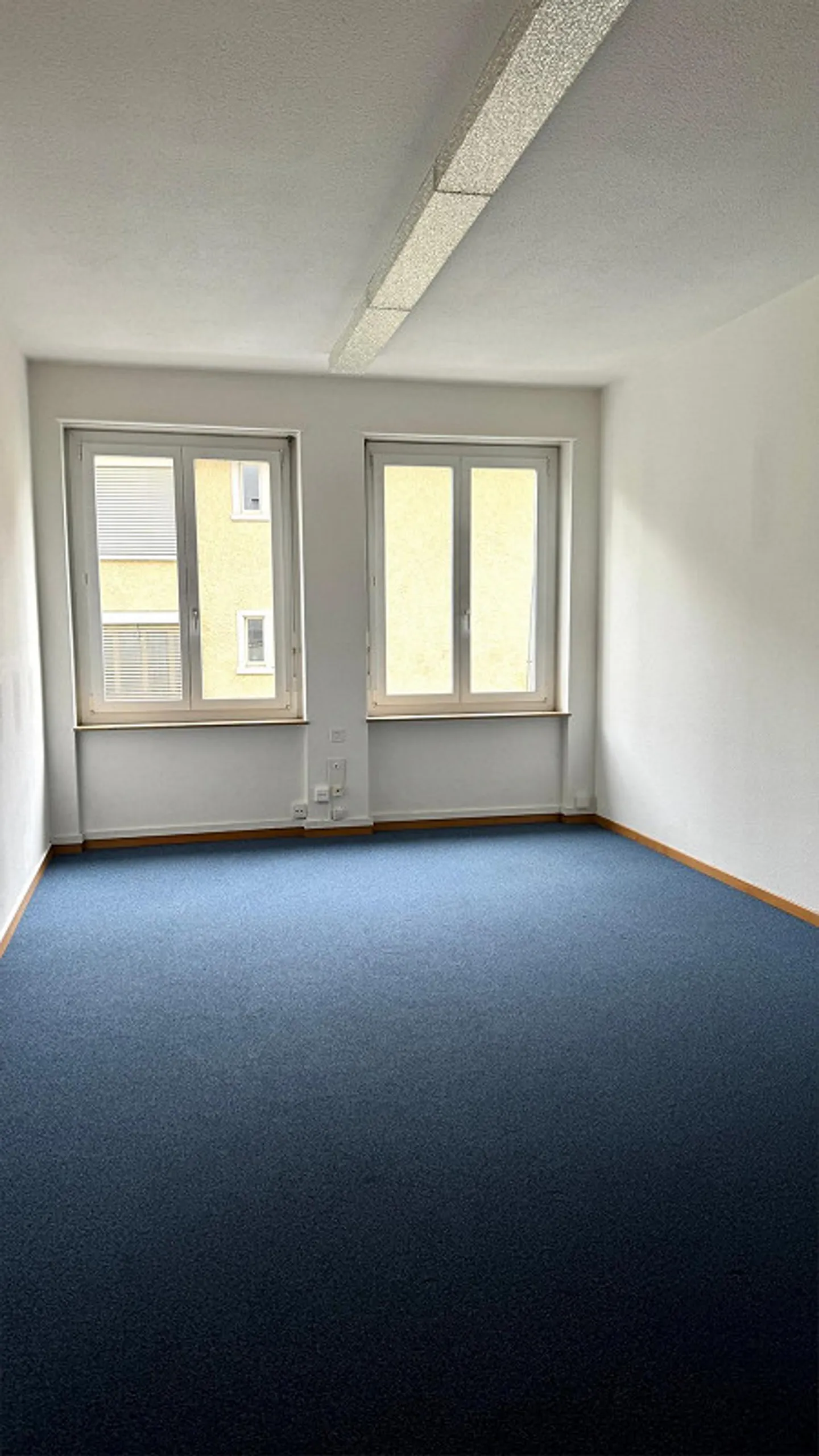 Spazio ufficio pratico nel cuore di Zurigo Oerlikon - Foto 2 di 3