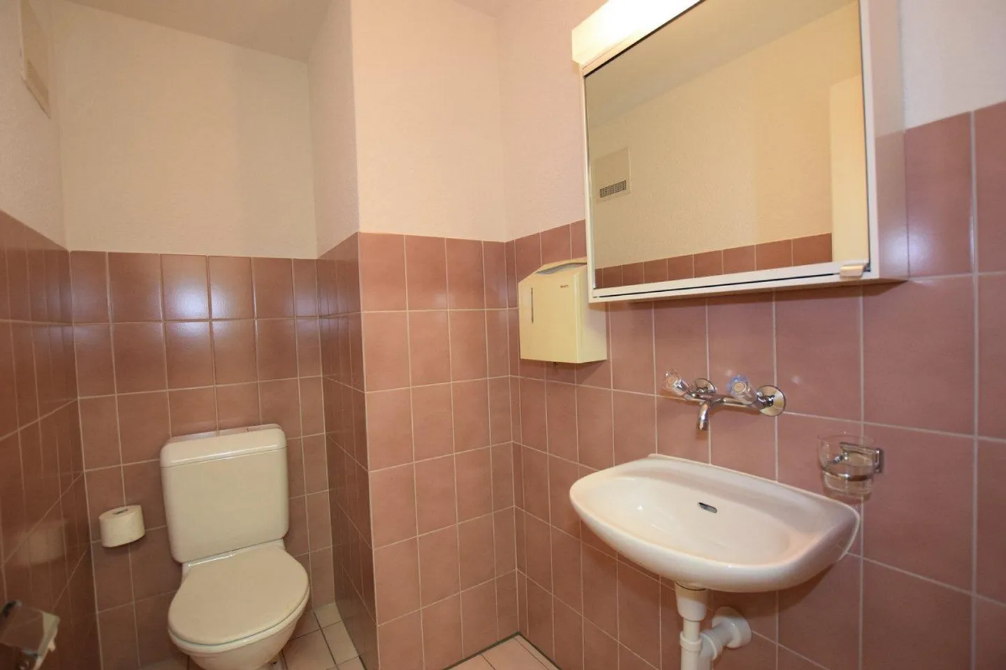 Spacious Double Studio in Gellert - Photo 5 of 5