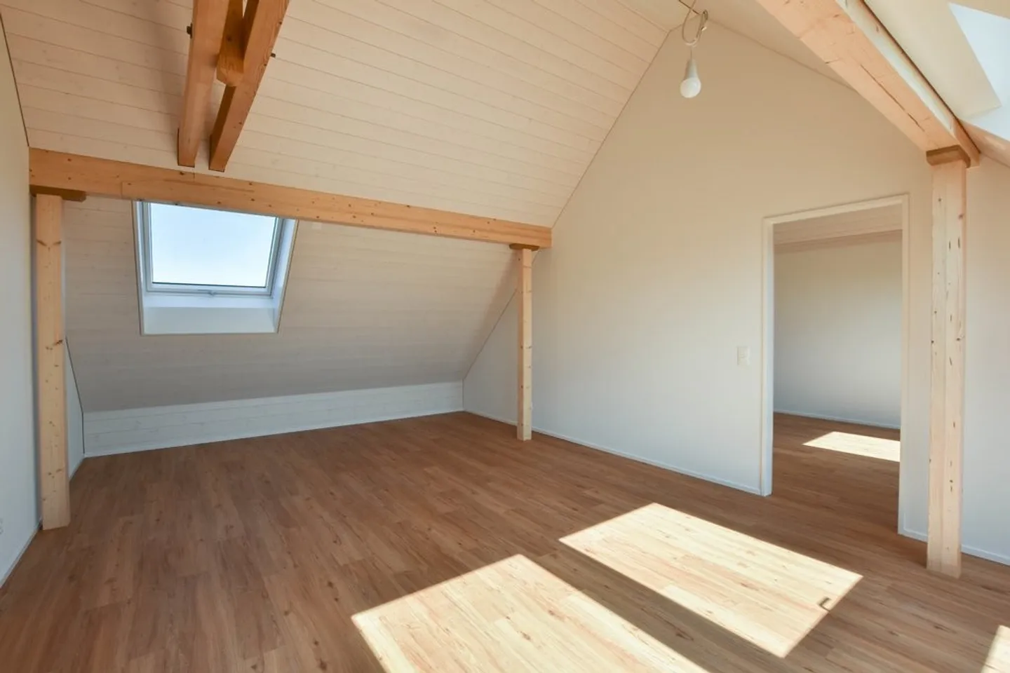 Modern 2.5-Room Apartment - Photo 5 of 8