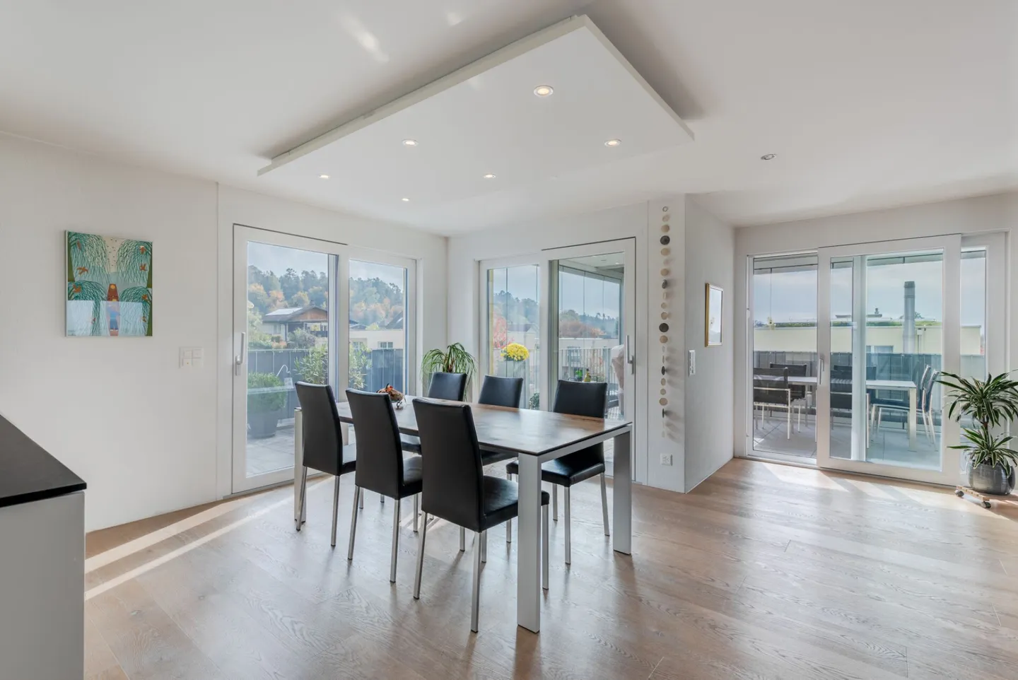 Appartamento attico da 5,5 stanze da sogno incluso due posti auto - Foto 4 di 23