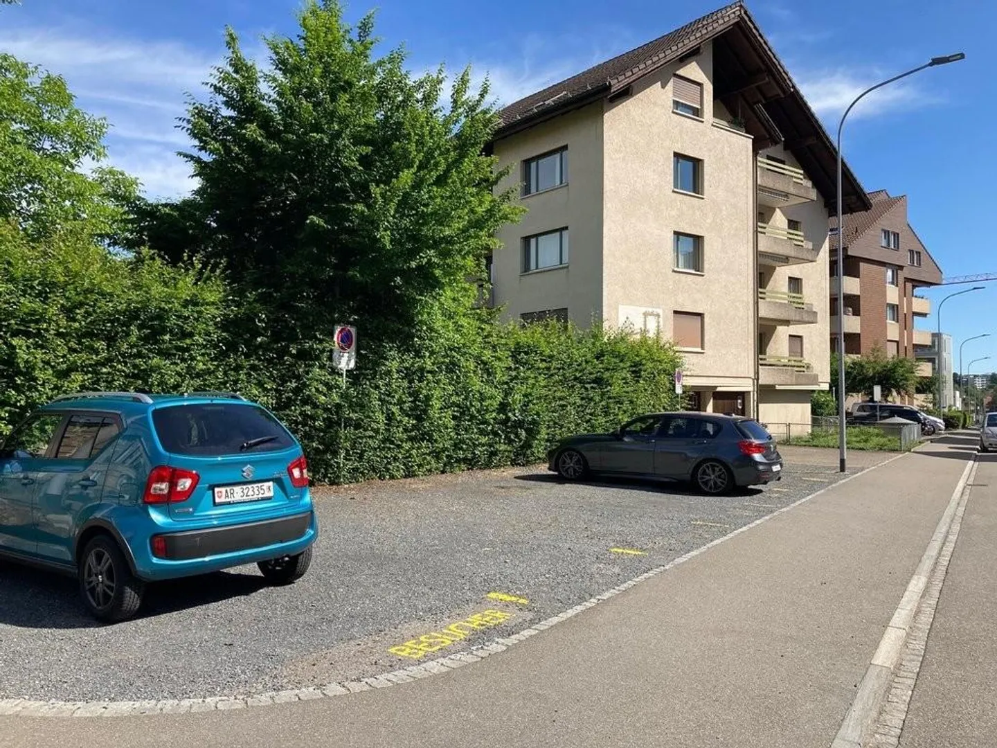 Reserved parking space a few minutes from the cantonal hospital - Photo 1 of 1