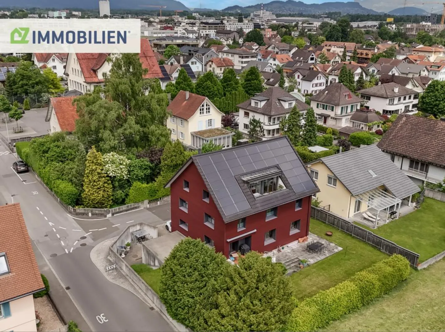 Single-family house with a separate apartment, PV system & 10 rooms - ideal for families - Photo 1 of 23