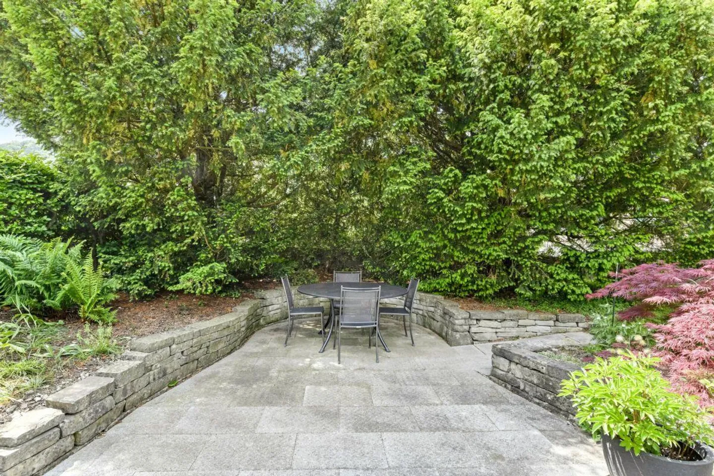 Single-family house with a separate apartment, PV system & 10 rooms - ideal for families - Photo 2 of 23