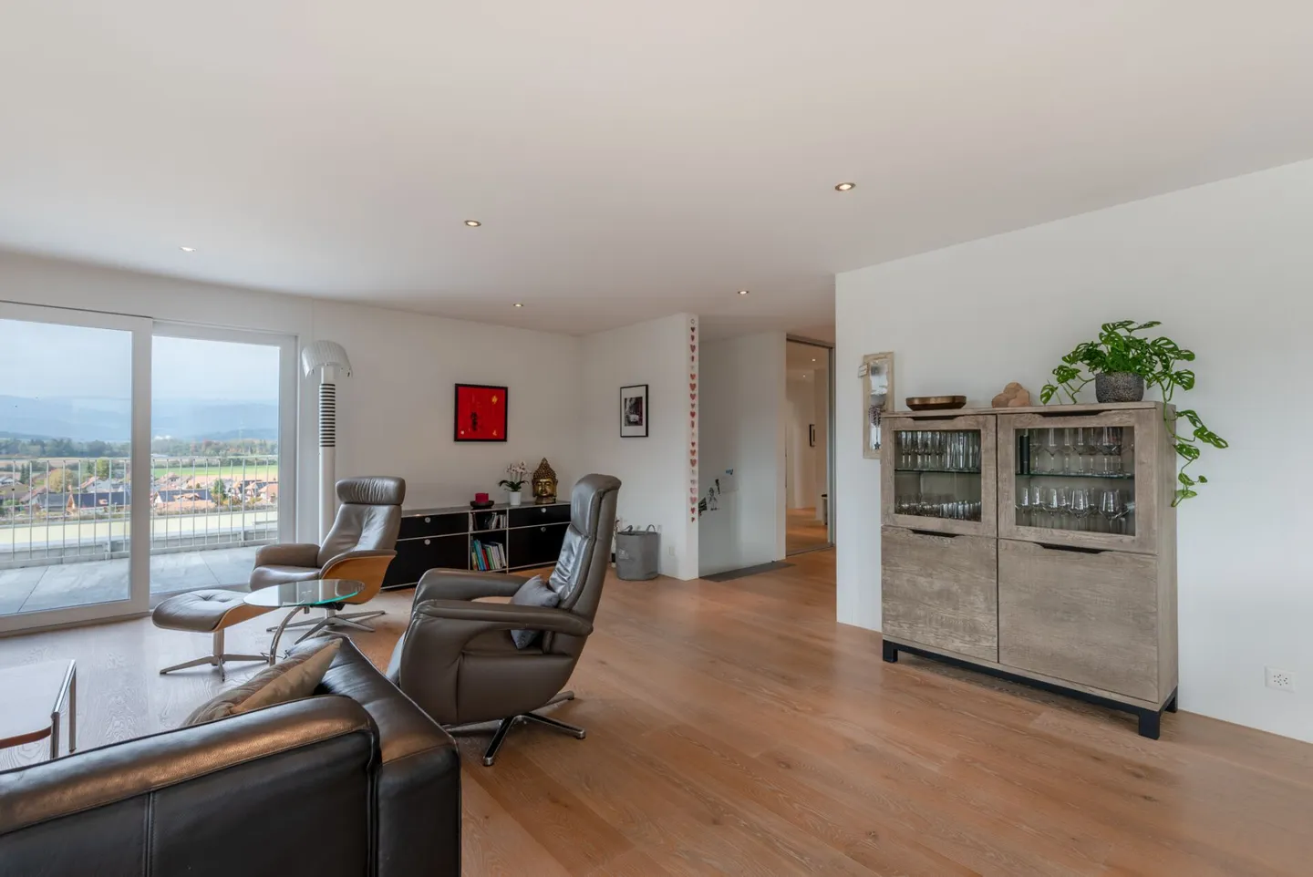 Appartamento attico da 5,5 stanze da sogno incluso due posti auto - Foto 6 di 23