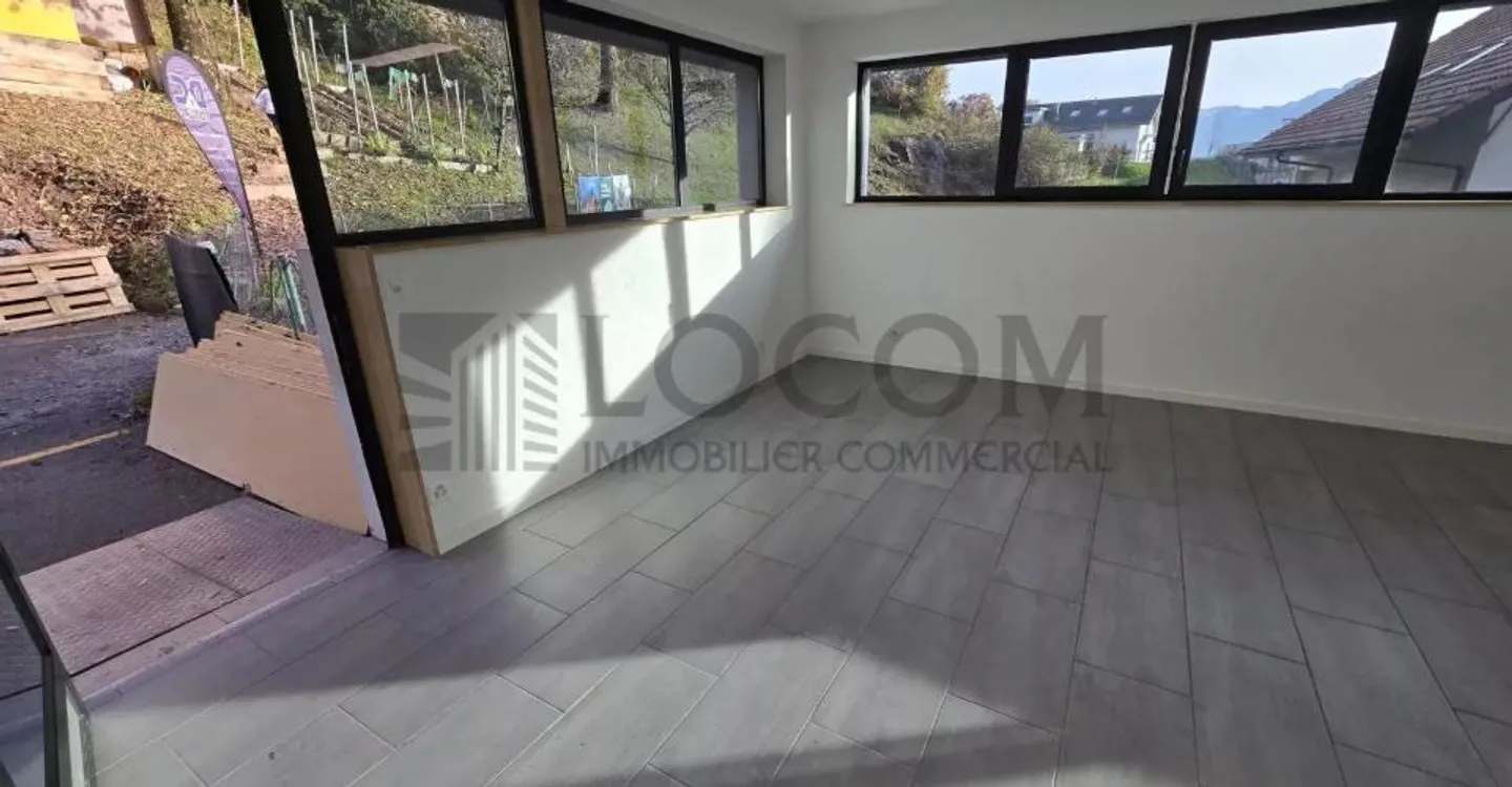Modern premises of 70 m² with equipped kitchen and parking - Photo 5 of 10
