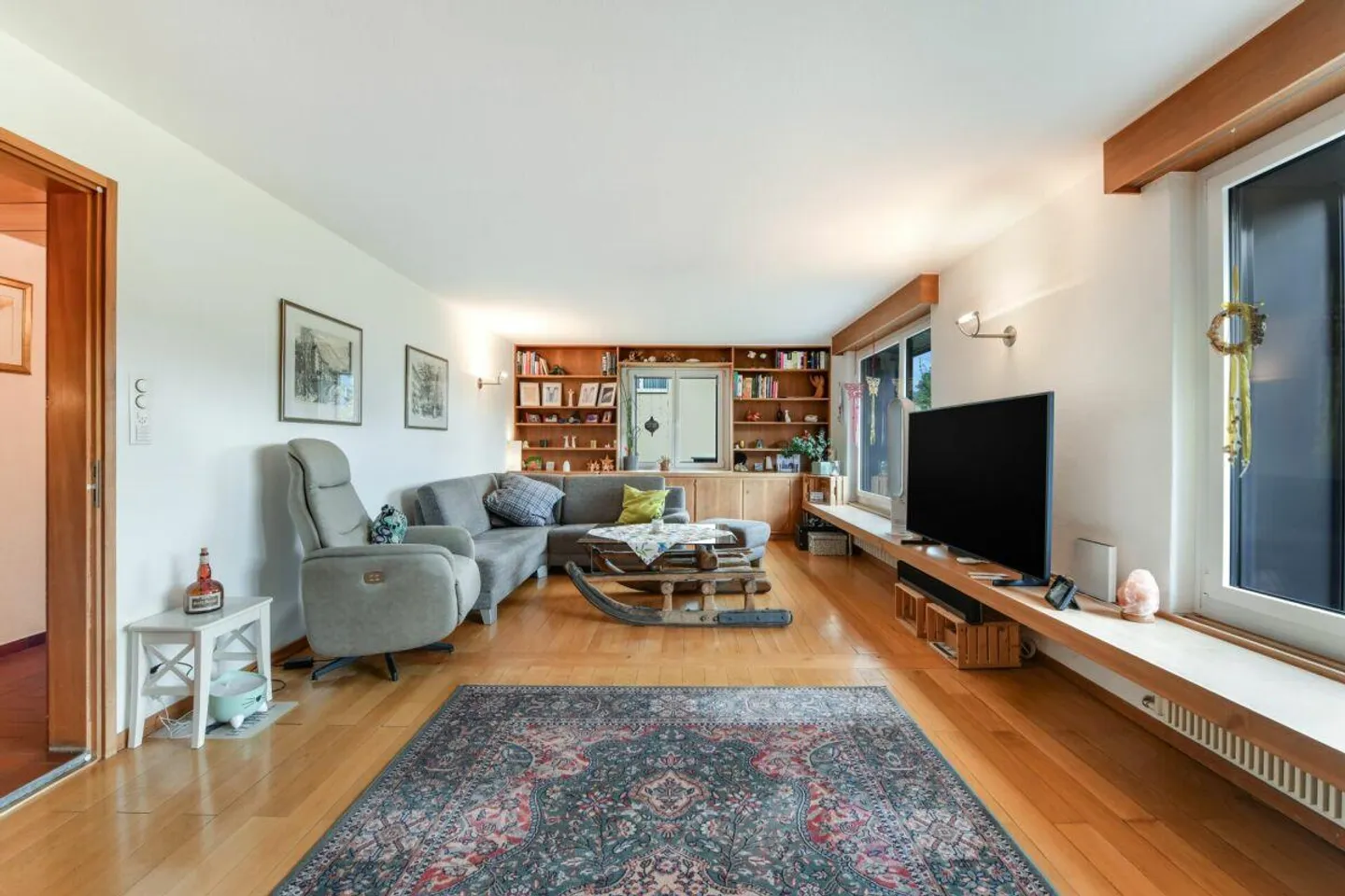 Single-family house with a separate apartment, PV system & 10 rooms - ideal for families - Photo 7 of 23