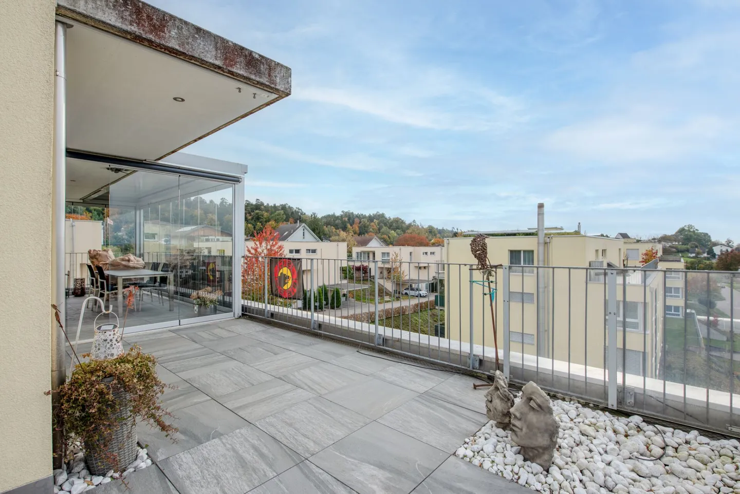 Appartamento attico da 5,5 stanze da sogno incluso due posti auto - Foto 17 di 23