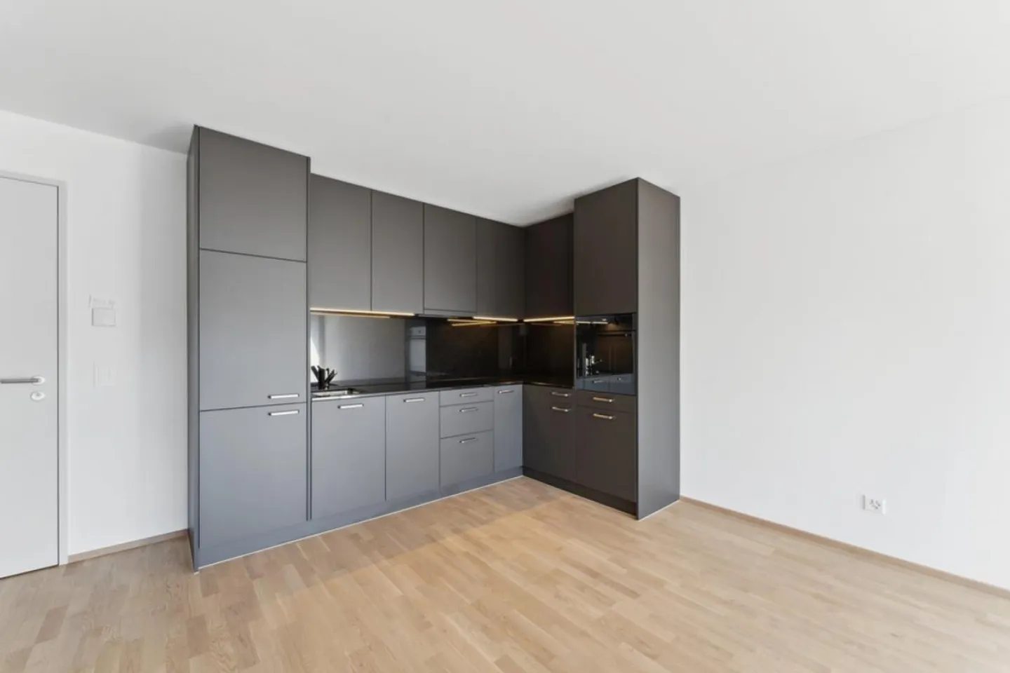 MOYO - Appartement moderne en or - Photo 3 sur 8