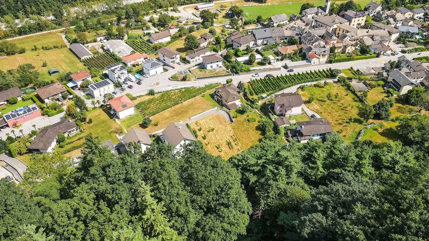 Zone de construction à Centovalli, zone résidentielle - Photo 3 sur 13
